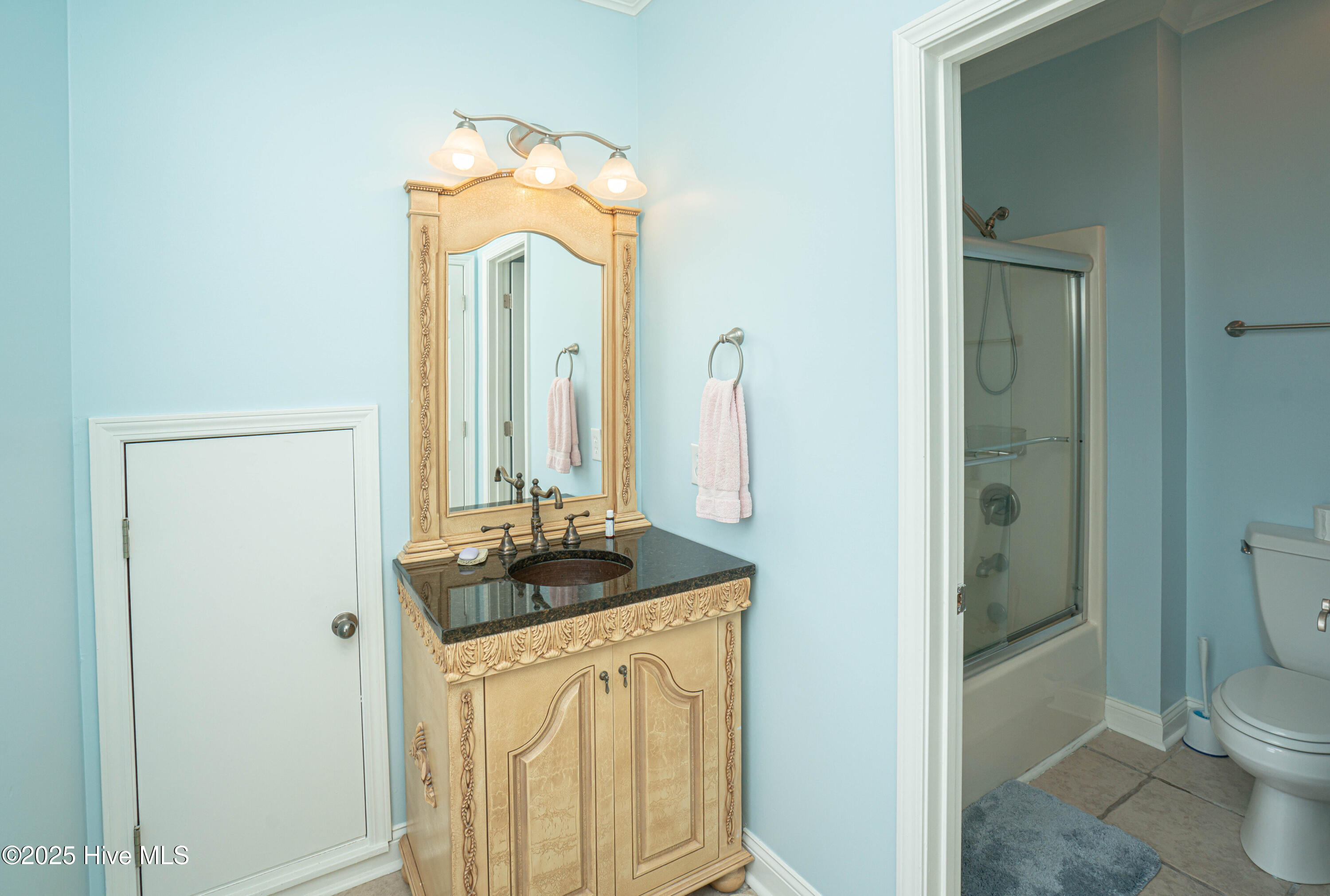 100539099 | Photo 39