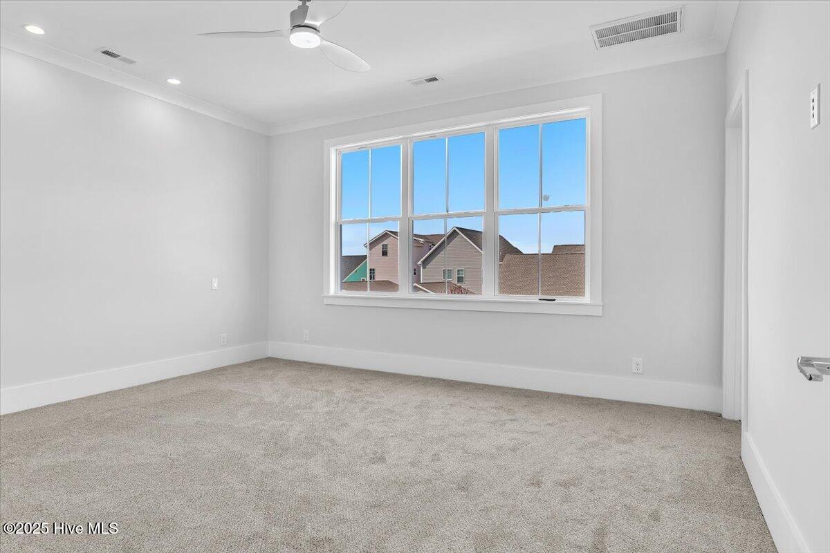 100495724 | Photo 40