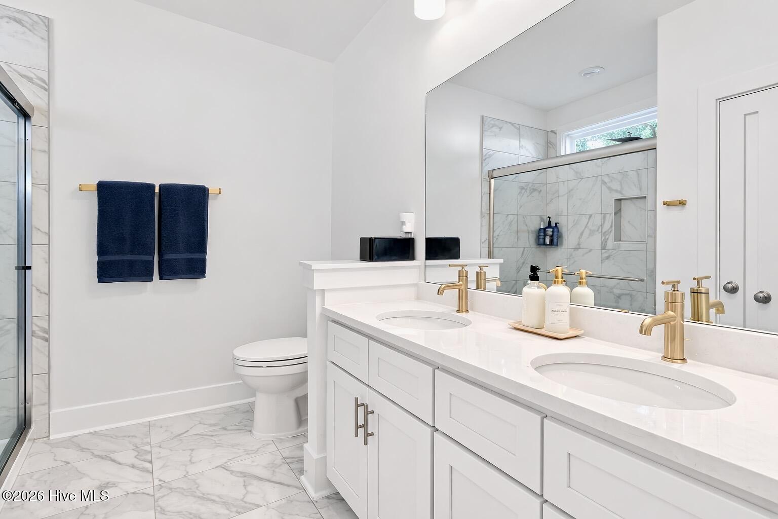 100559815 | Photo 29