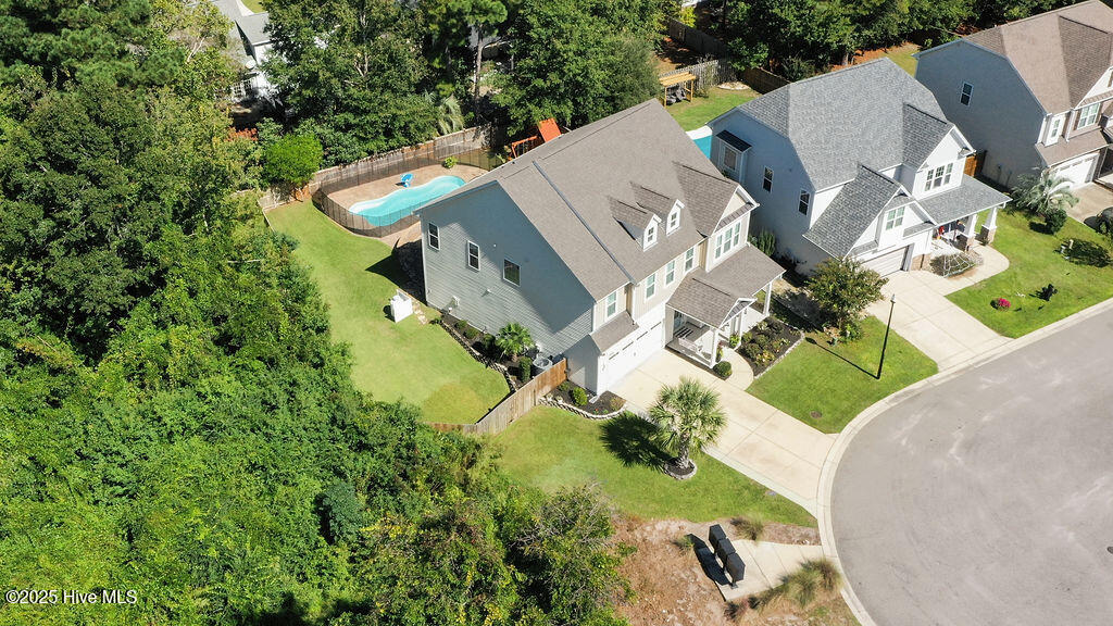 100536880 | Photo 50