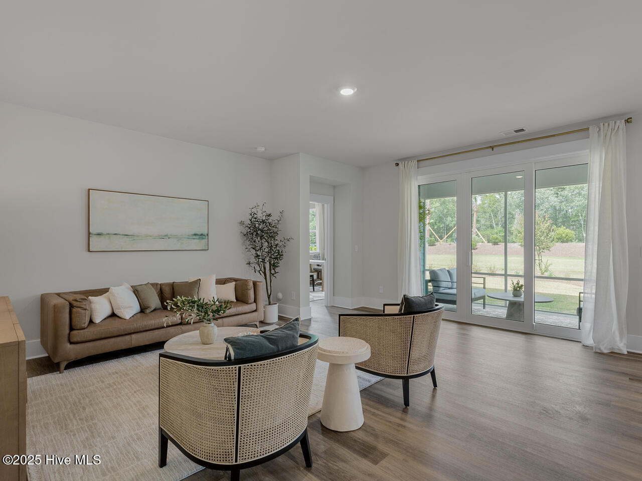 100539469 | Photo 16