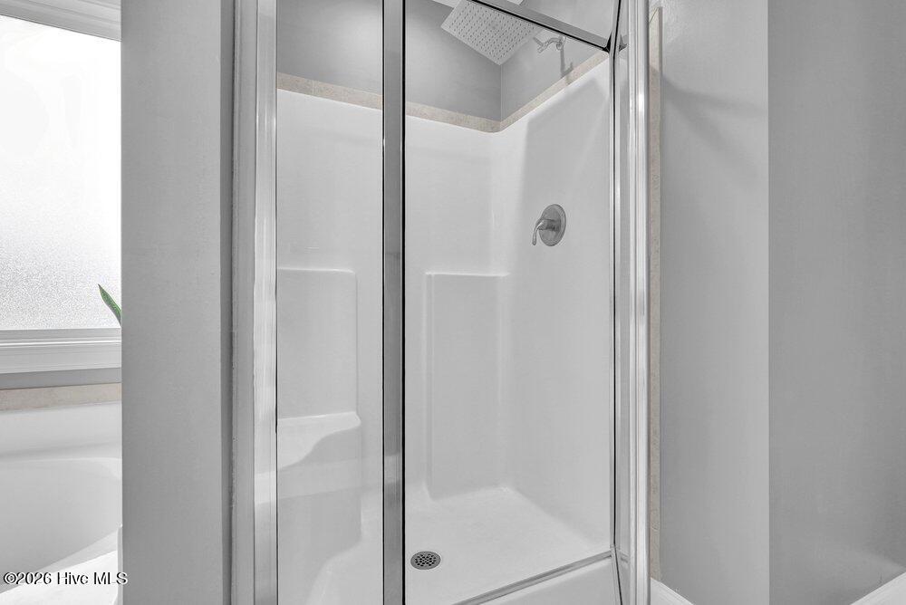 100565663 | Photo 27