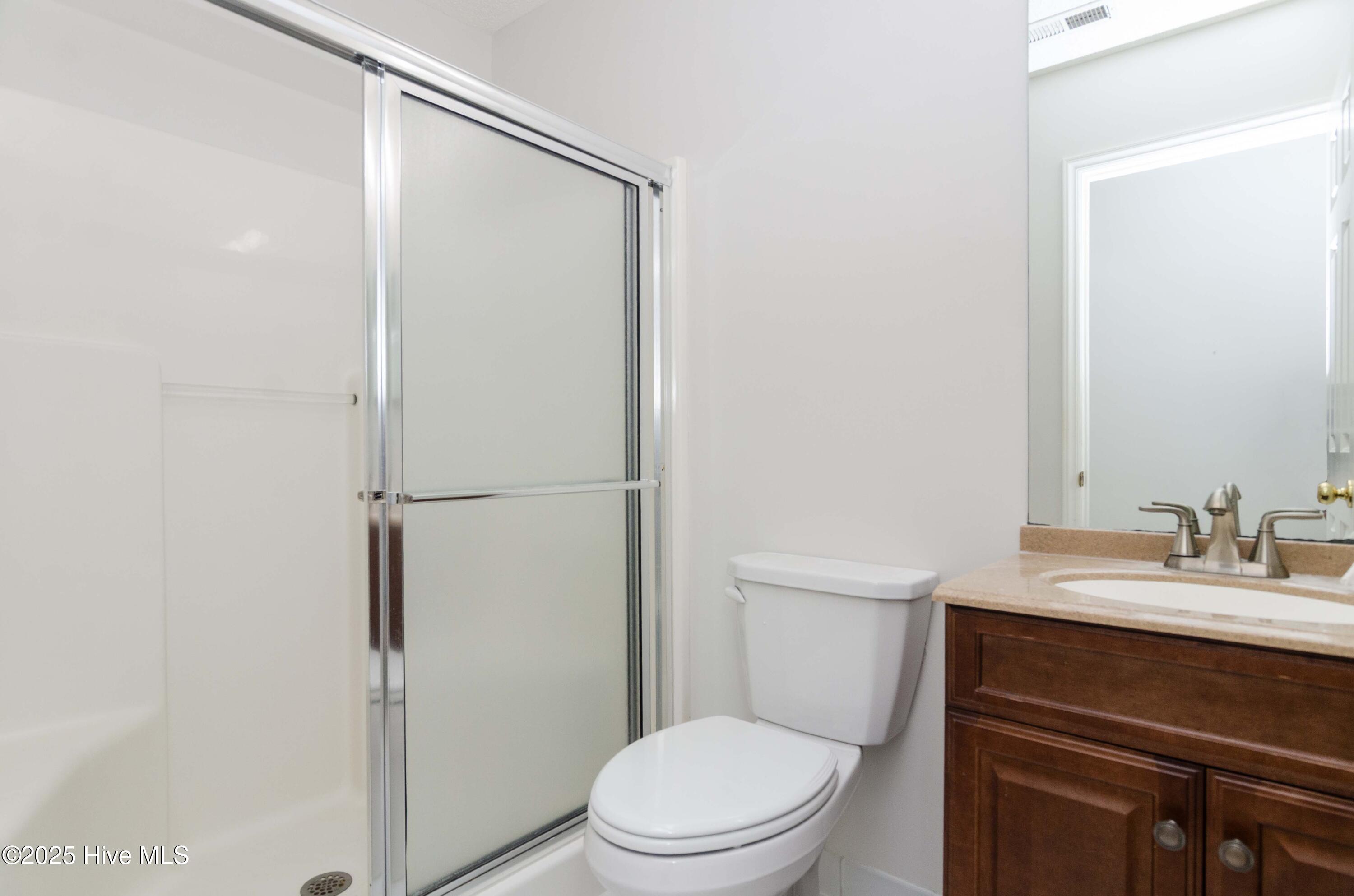 100563039 | Photo 26