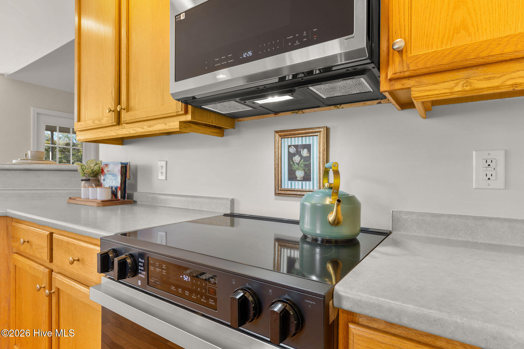 100554180 | Photo 22