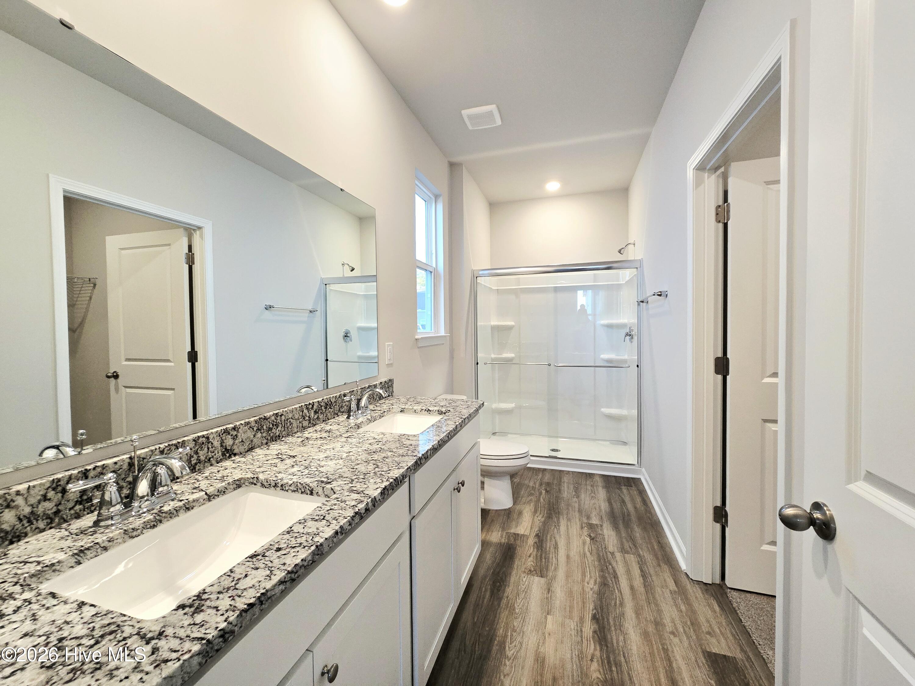 100556891 | Photo 13