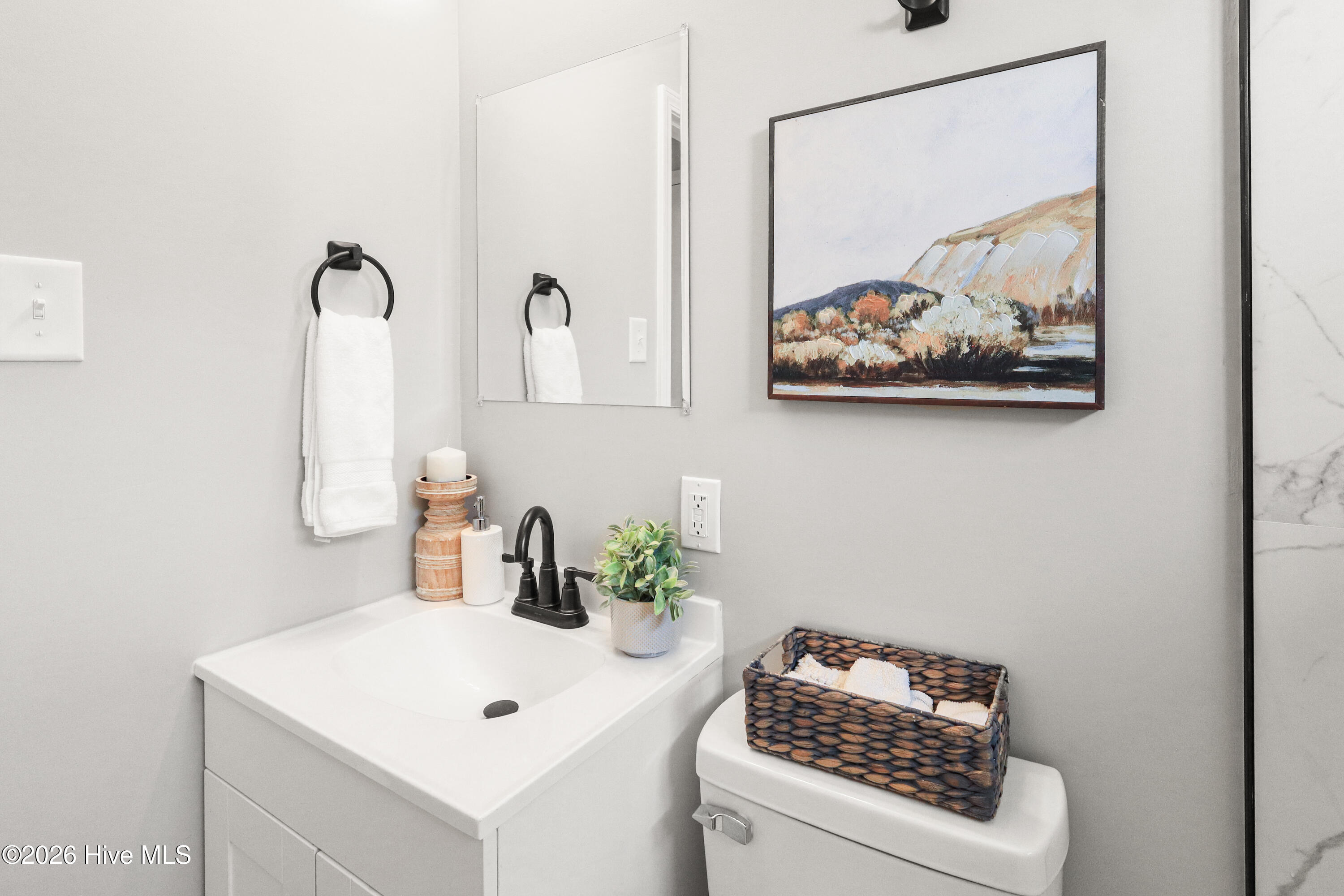 100562432 | Photo 24