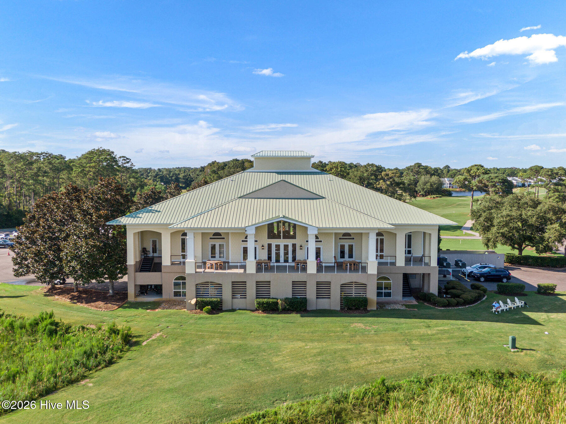 100558042 | Photo 101