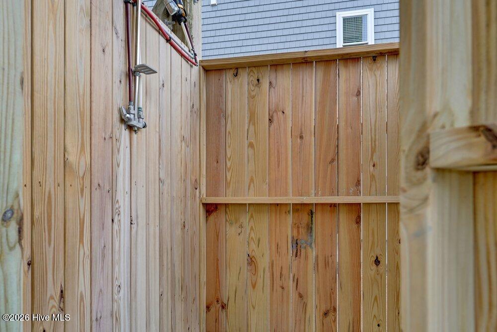 100558535 | Photo 48