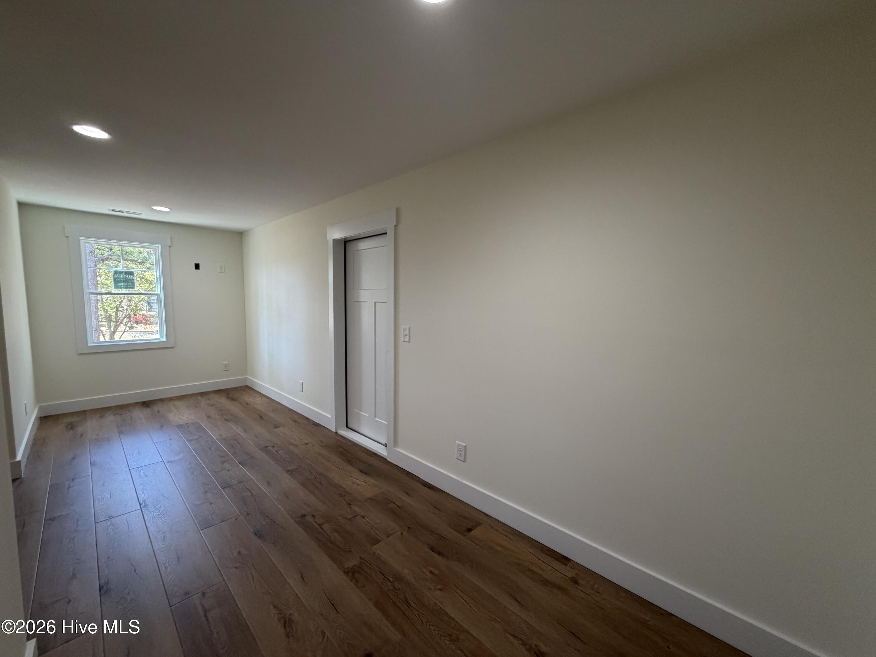 100568393 | Photo 49