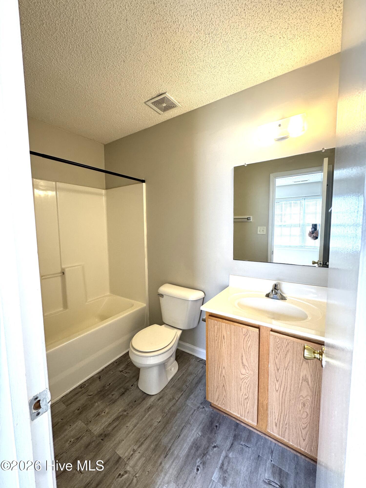 100565528 | Photo 16