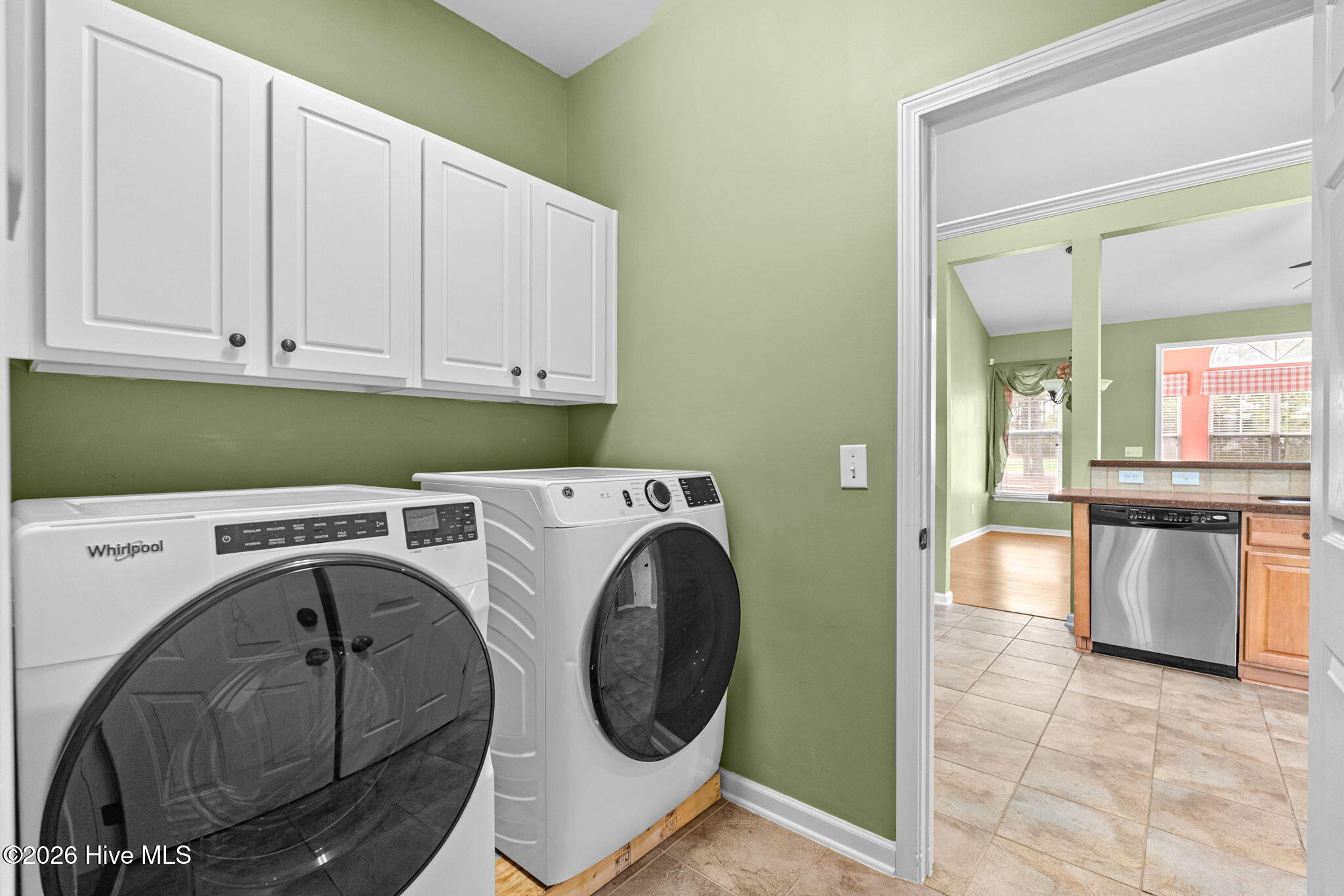 100493950 | Photo 46