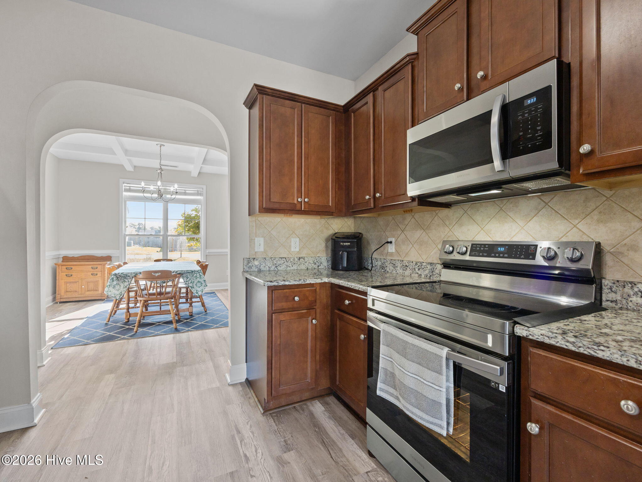 100564240 | Photo 12