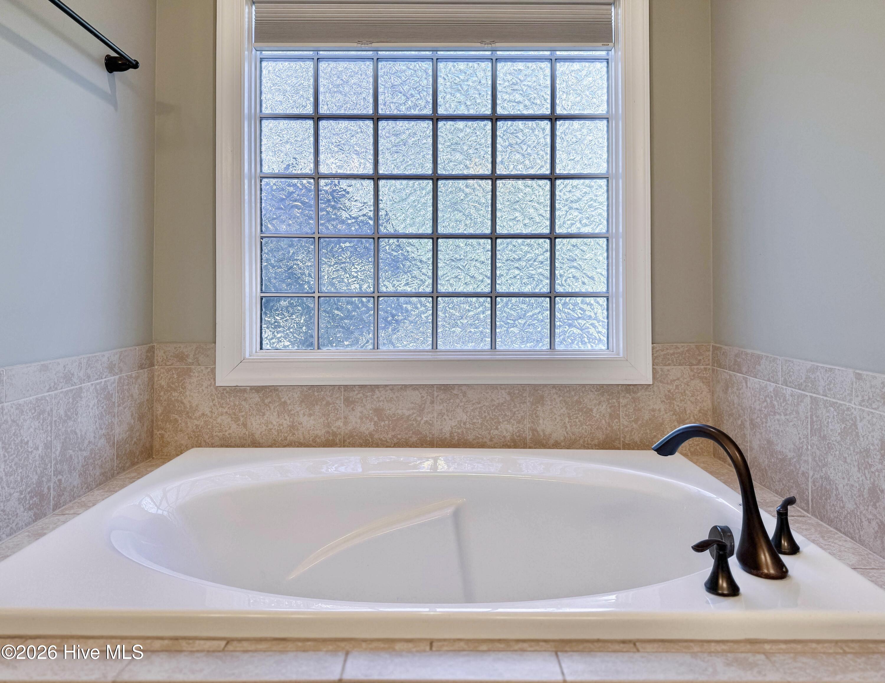 100564868 | Photo 32