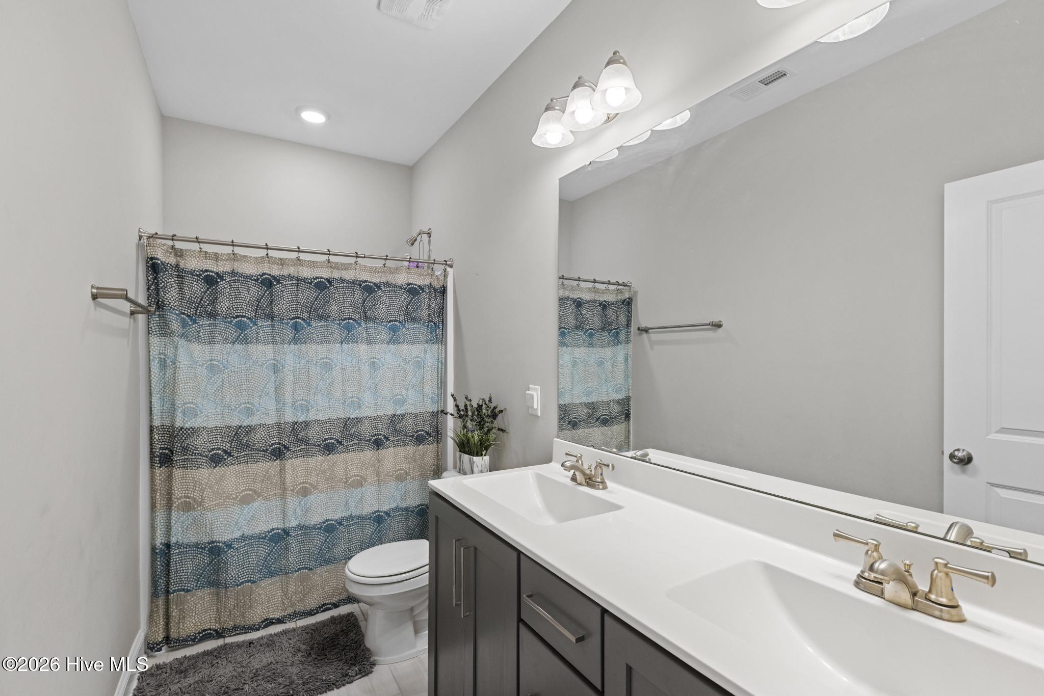 100557095 | Photo 26