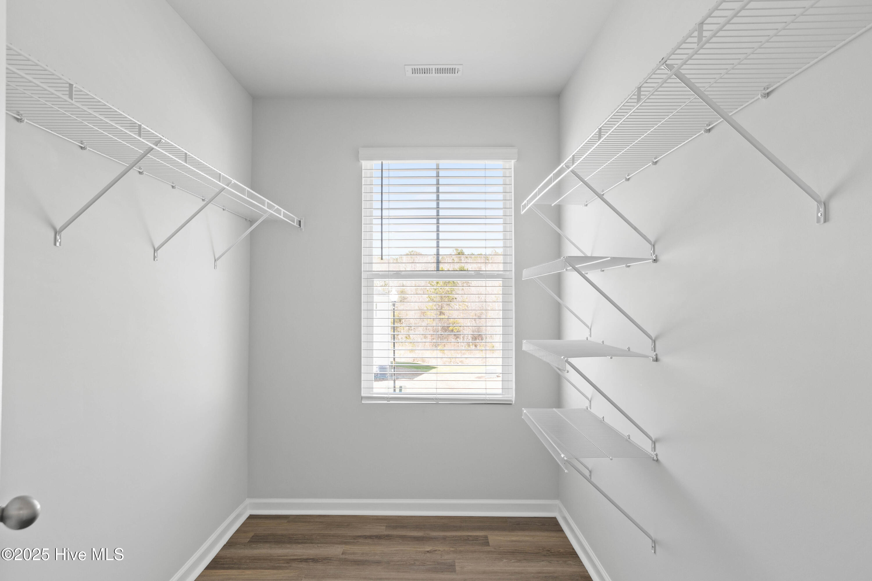 100526286 | Photo 13