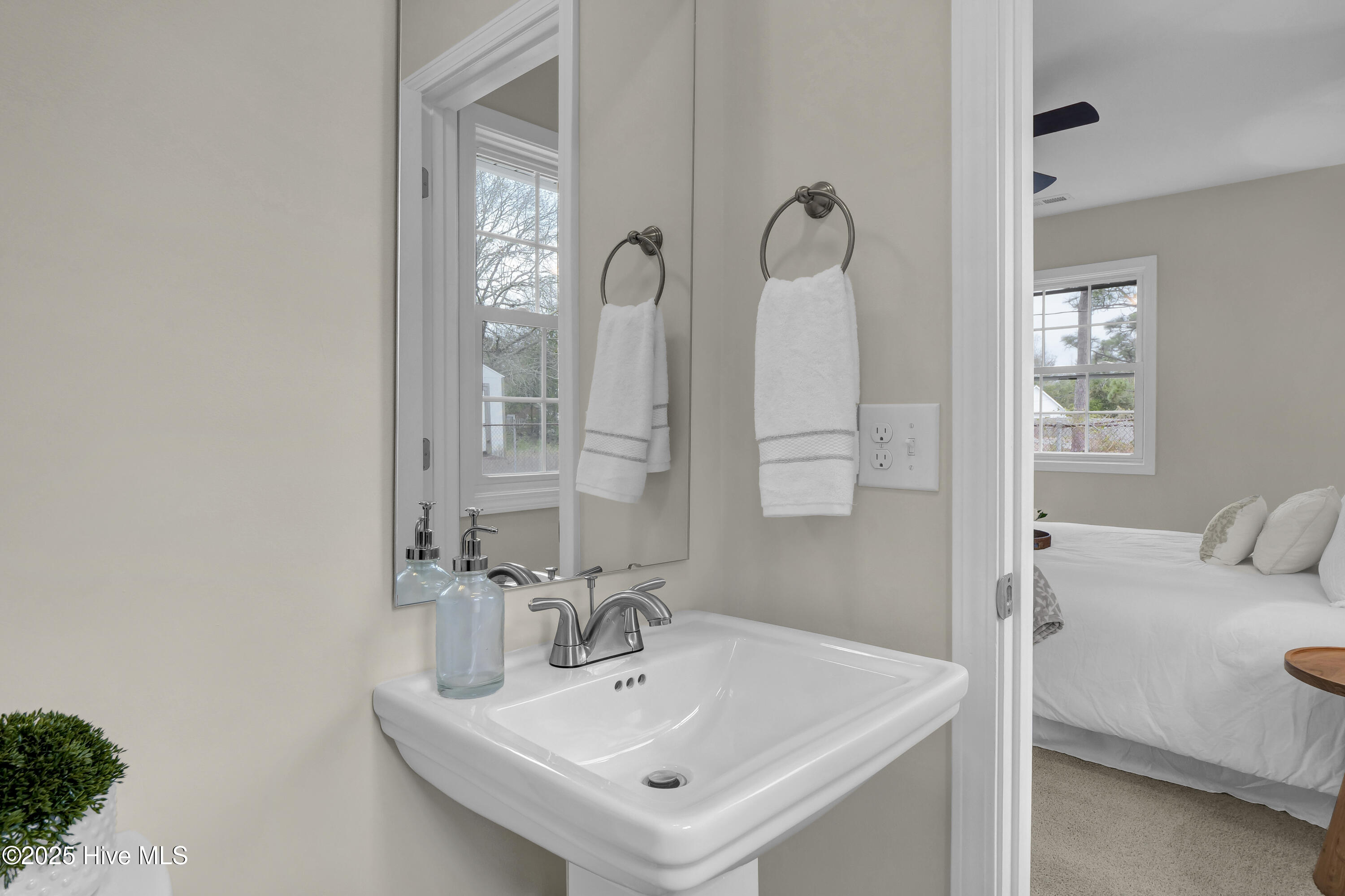 100546910 | Photo 20