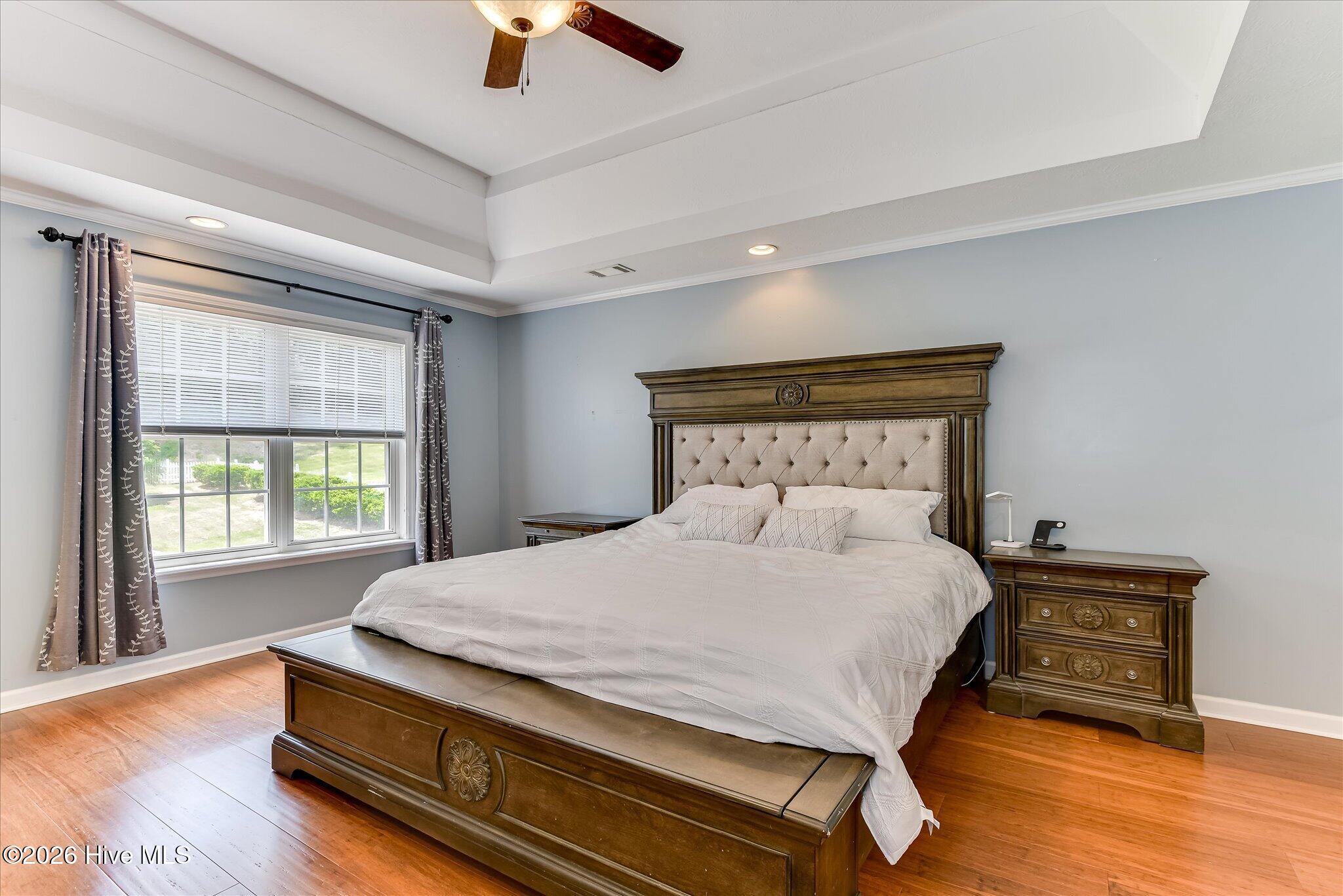 Big Bedroom supports large king size furniture
