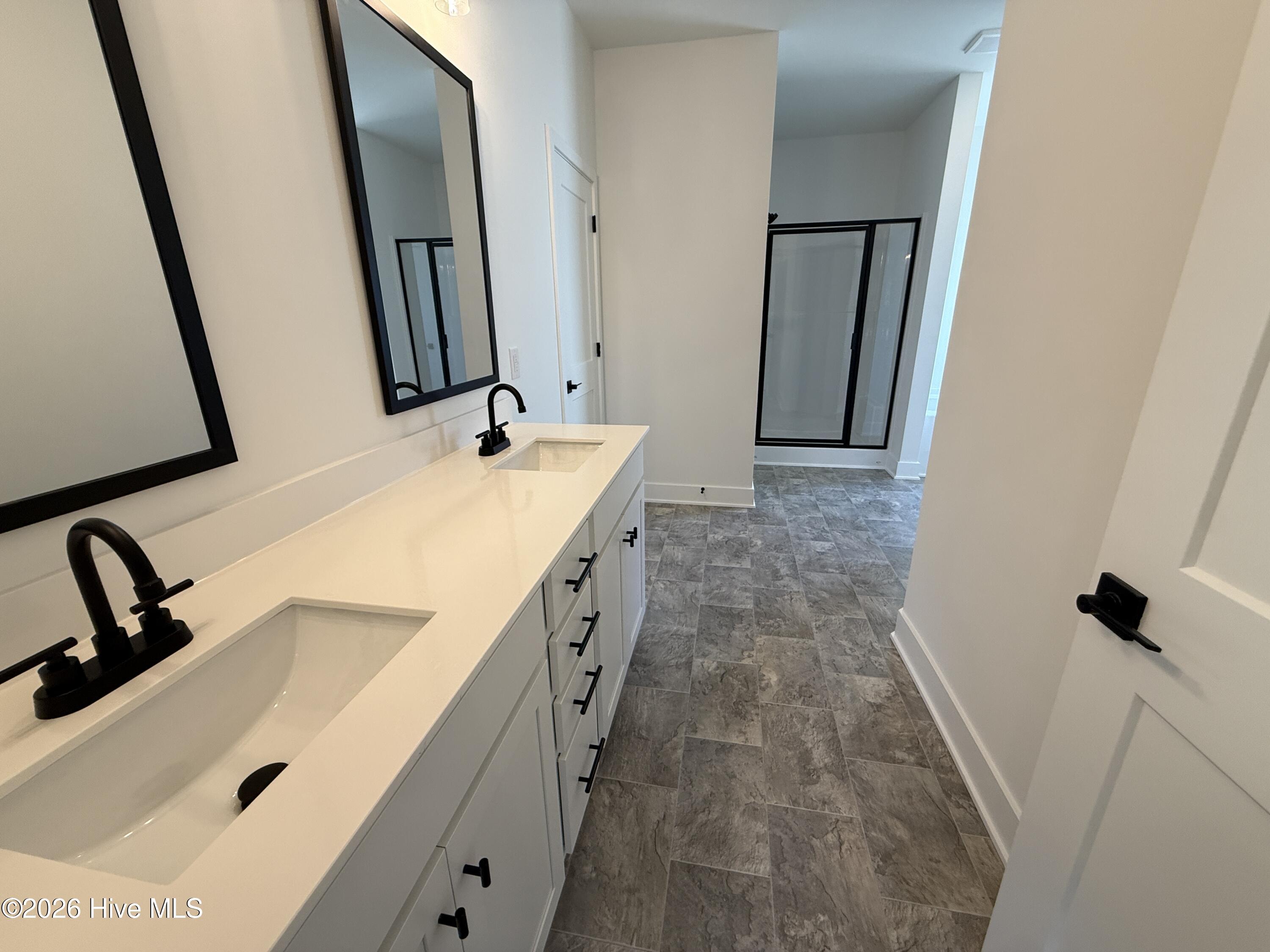 100551152 | Photo 36