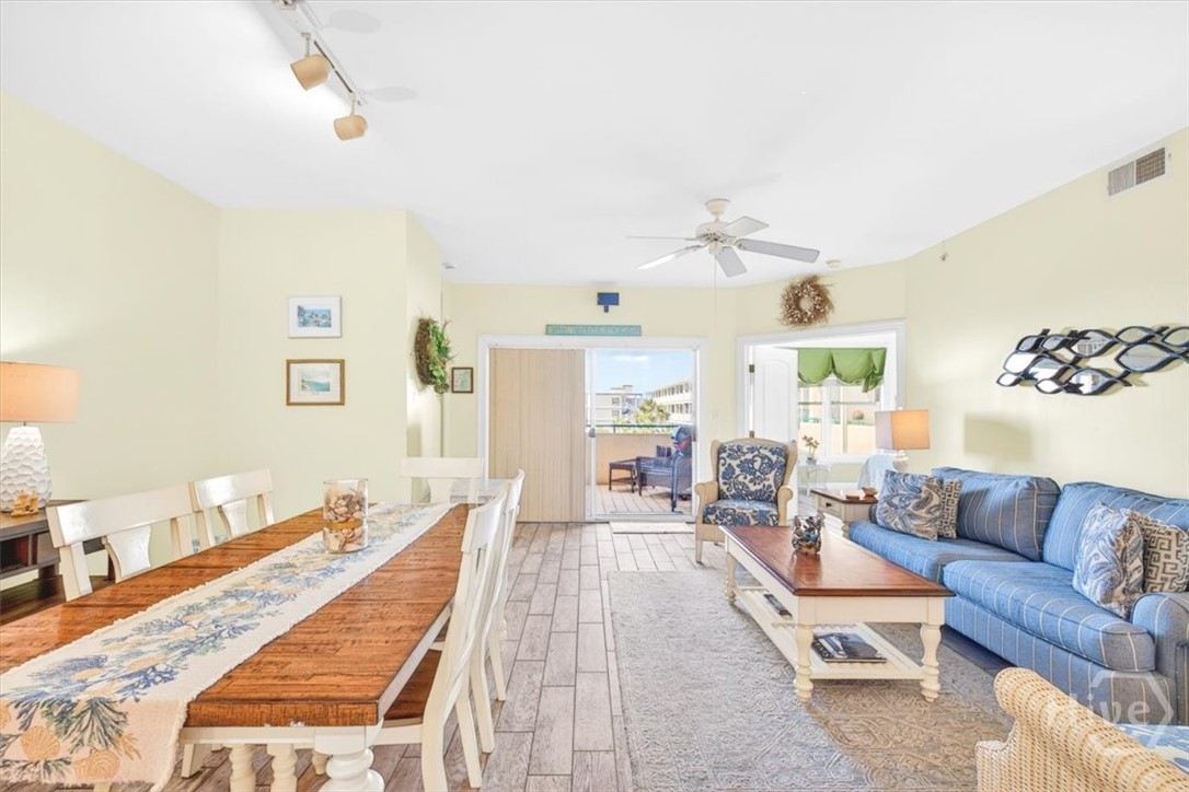 Dining space for 6, seating space for 8-10!