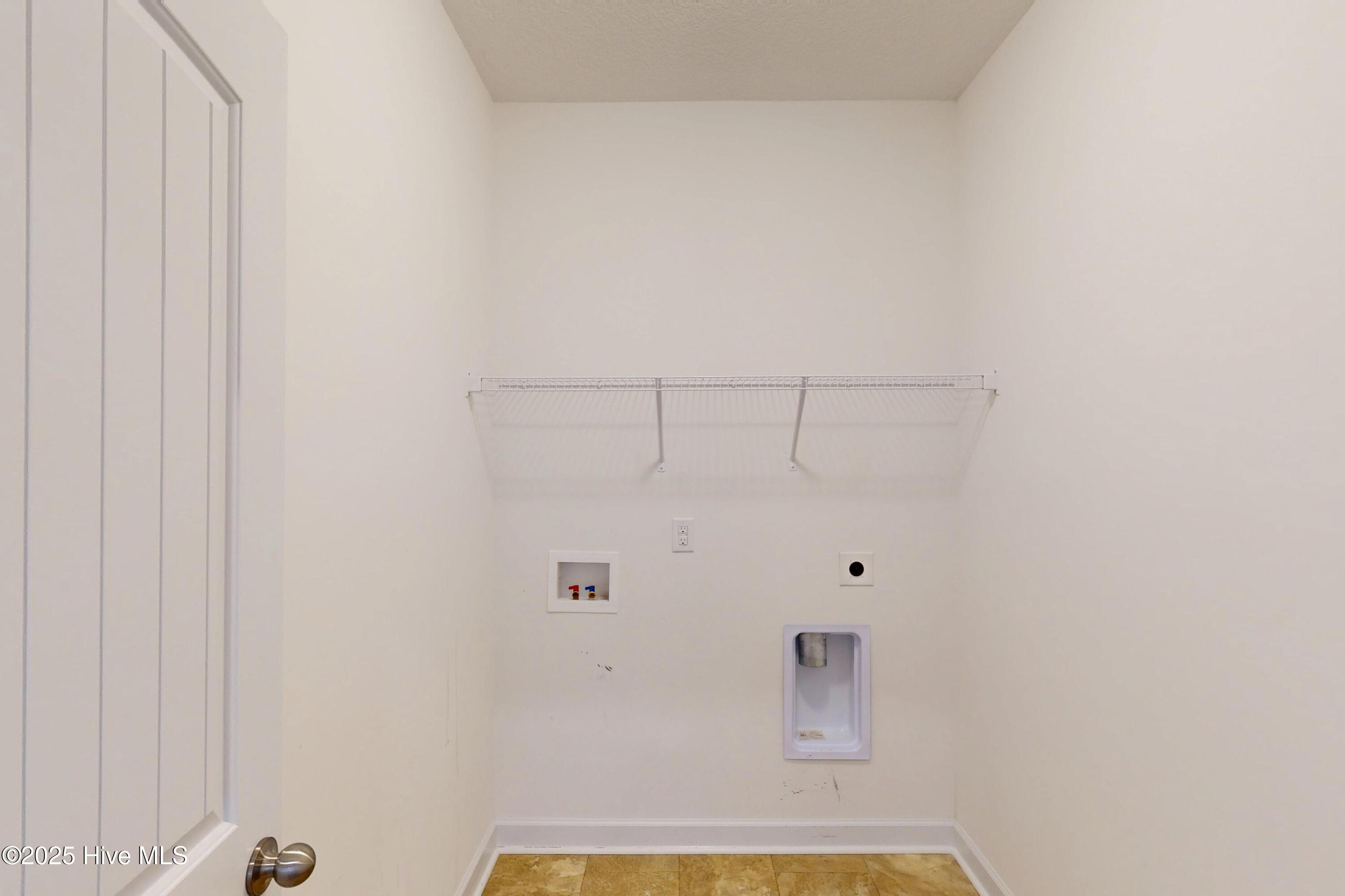 100545262 | Photo 36