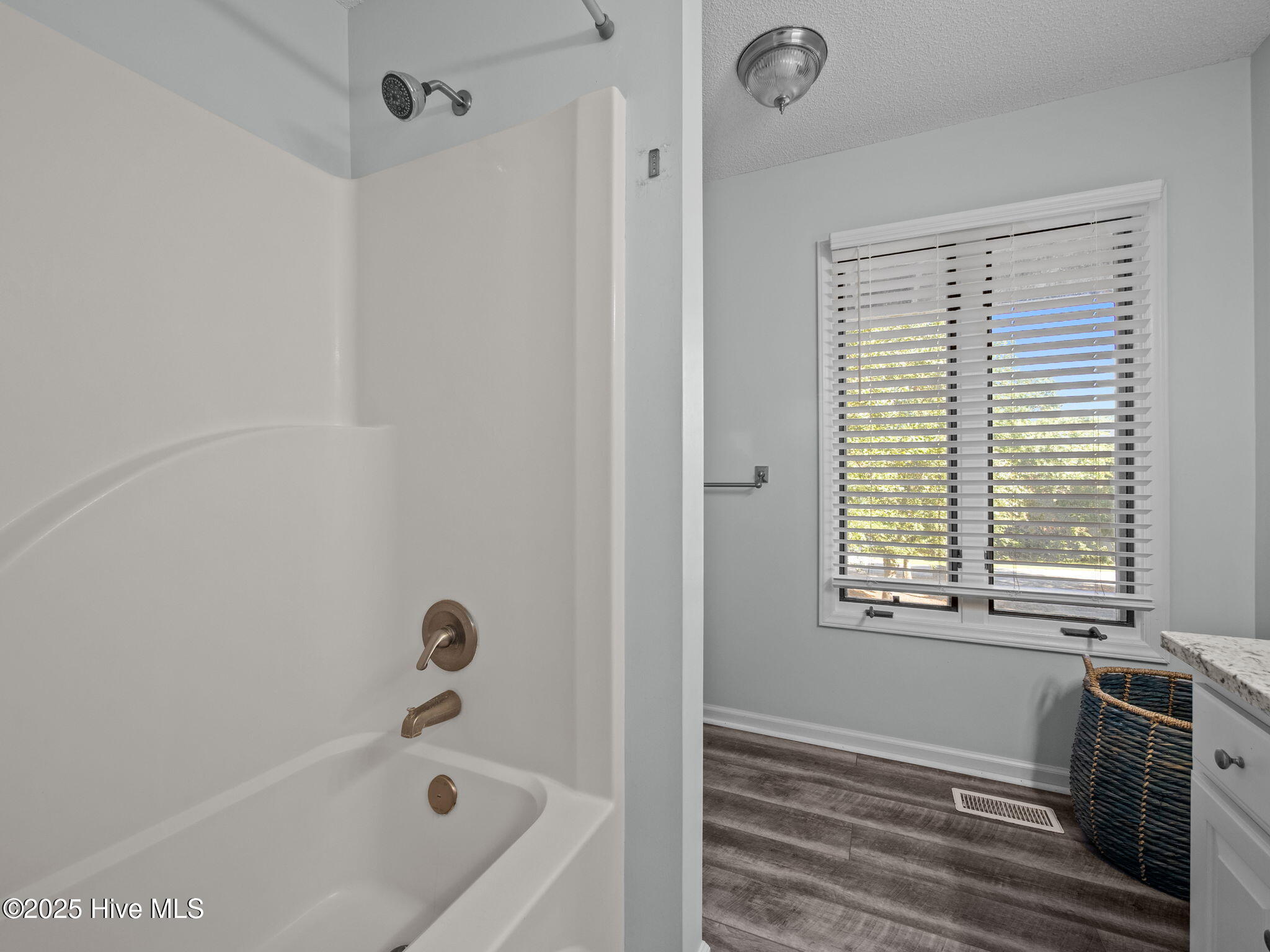 100530598 | Photo 20