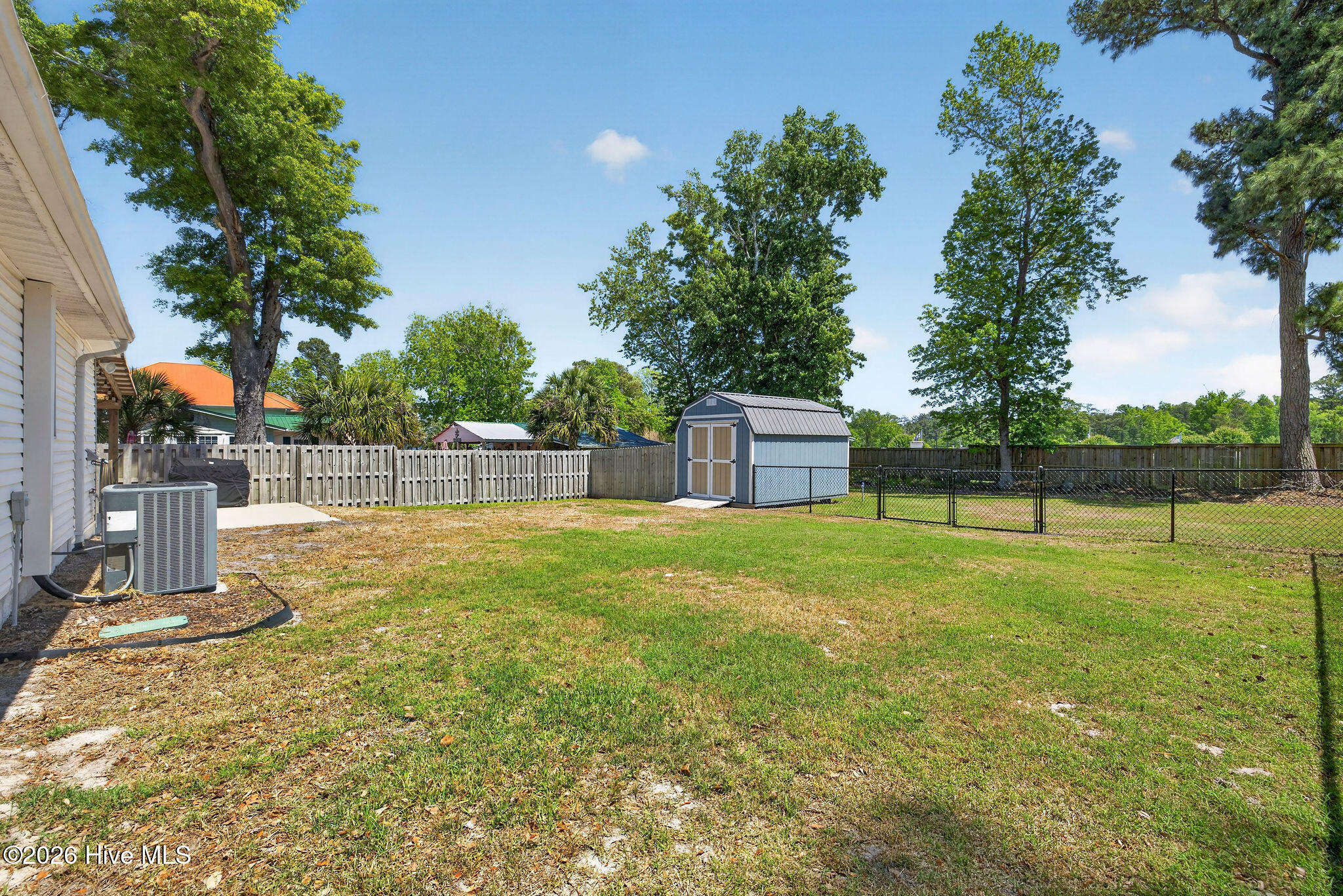 100570164 | Photo 14