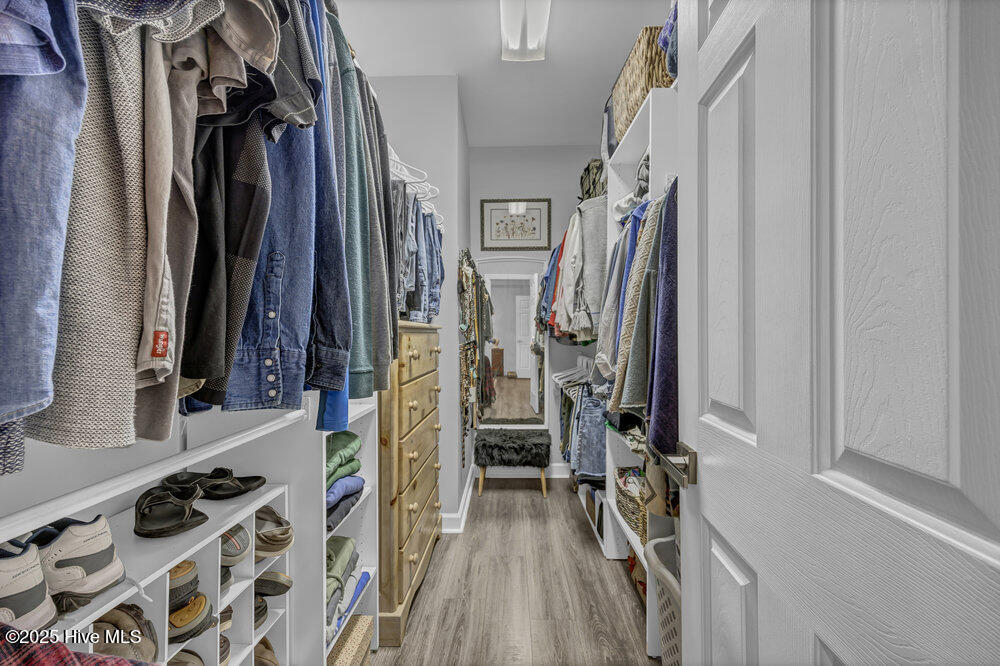 100545962 | Photo 18