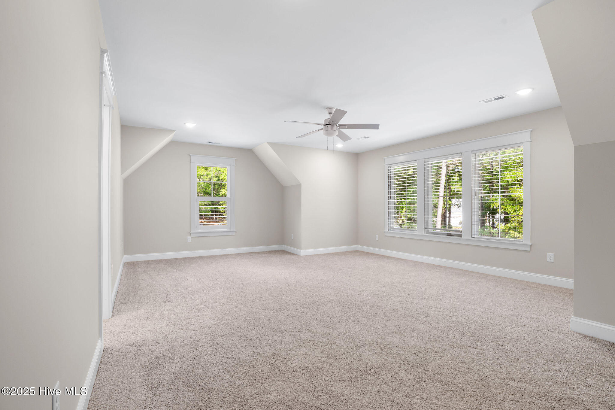 100524622 | Photo 44