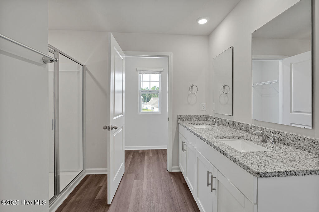 100546498 | Photo 21