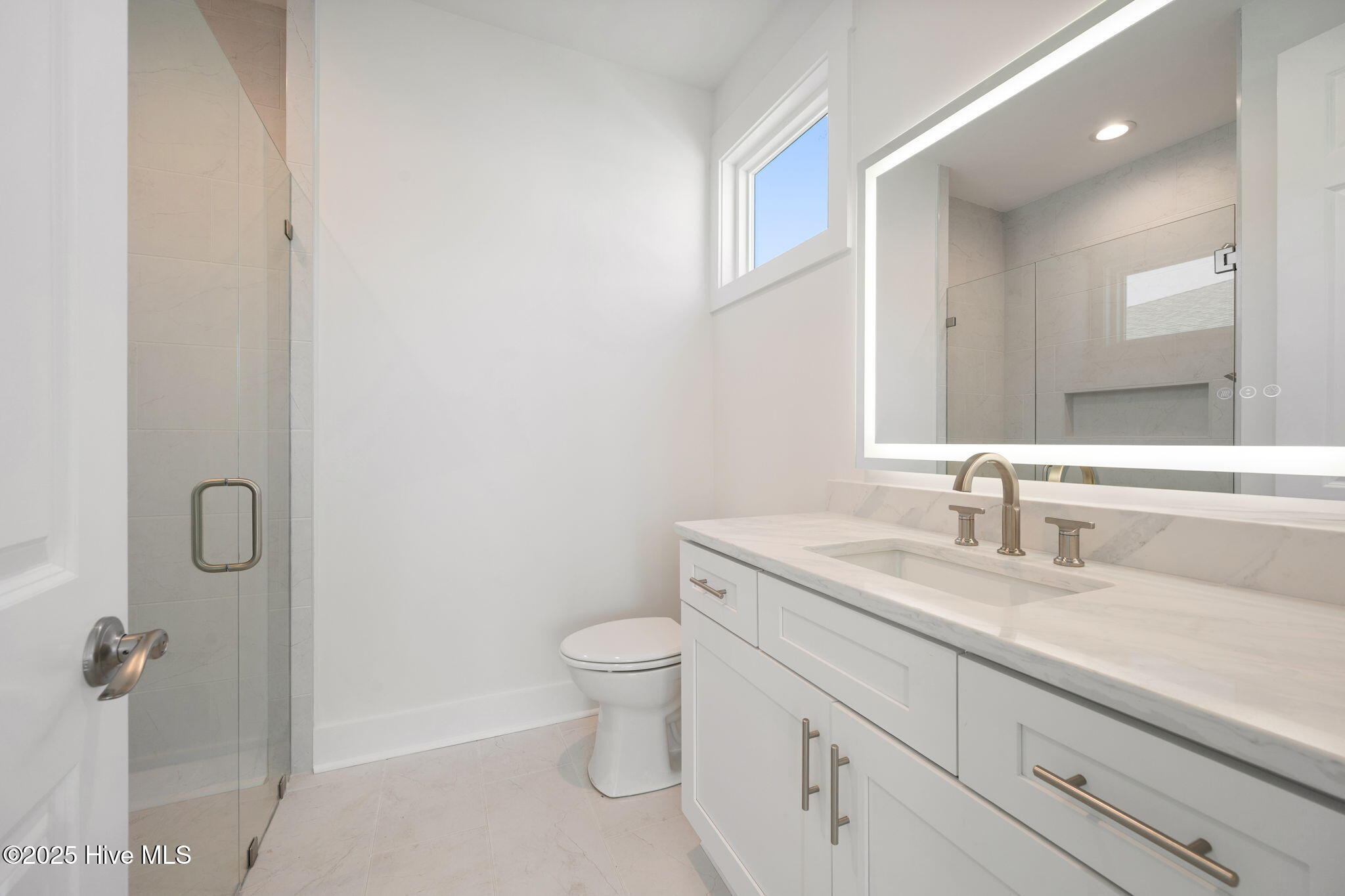 100525403 | Photo 40