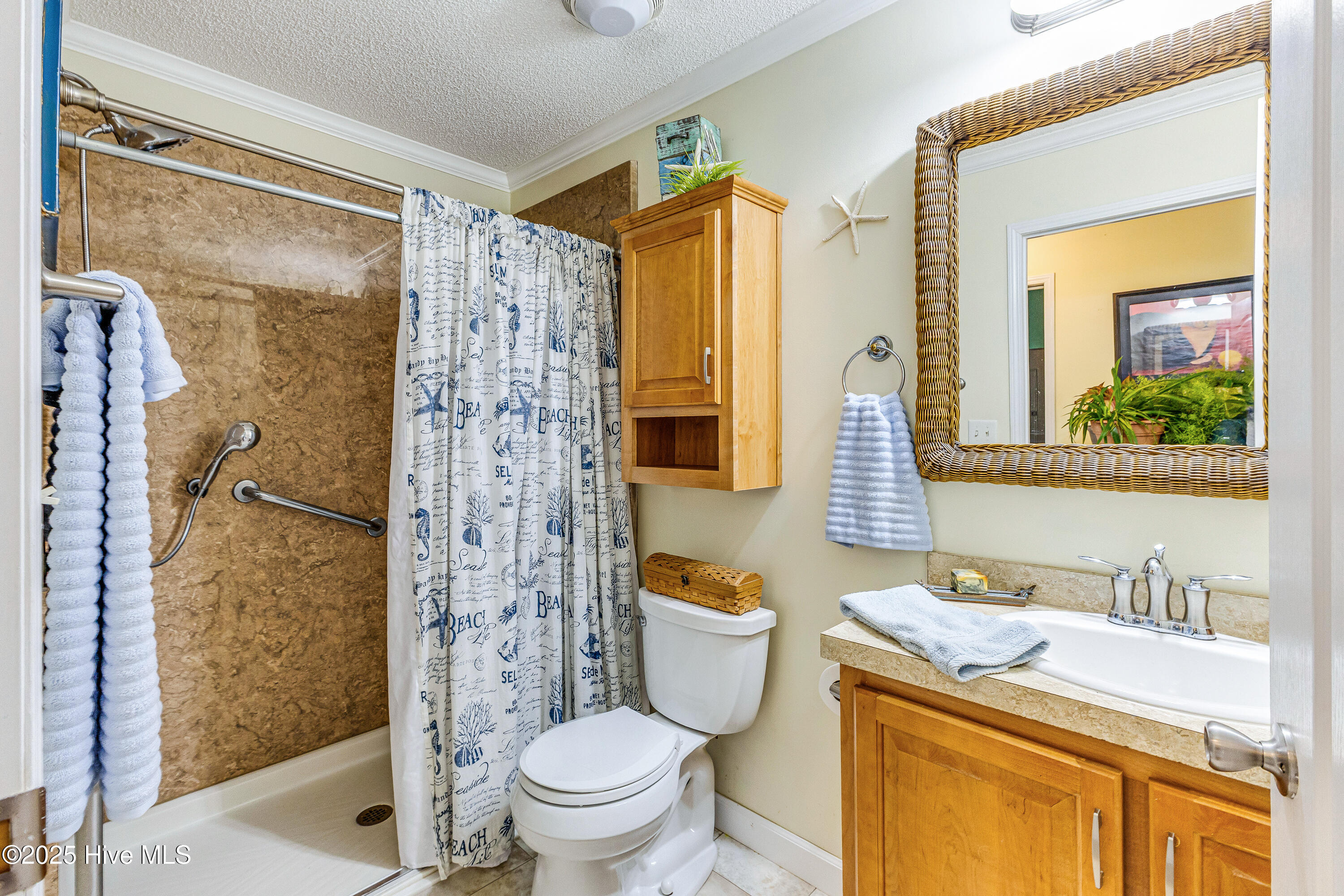 100543271 | Photo 22