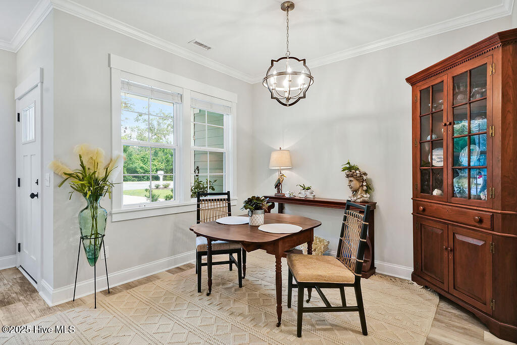 100514190 | Photo 12