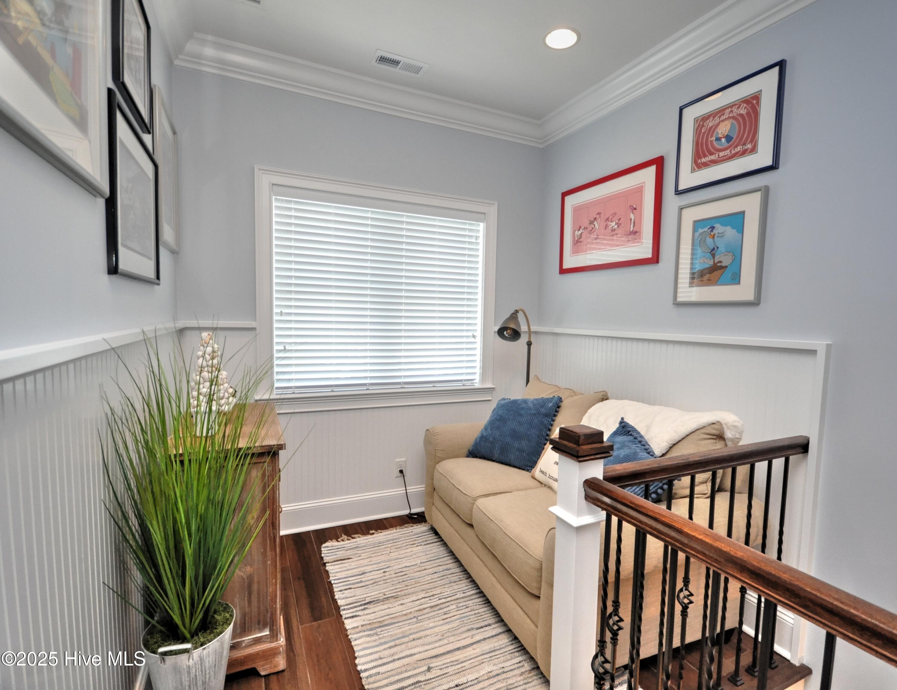 100533074 | Photo 51