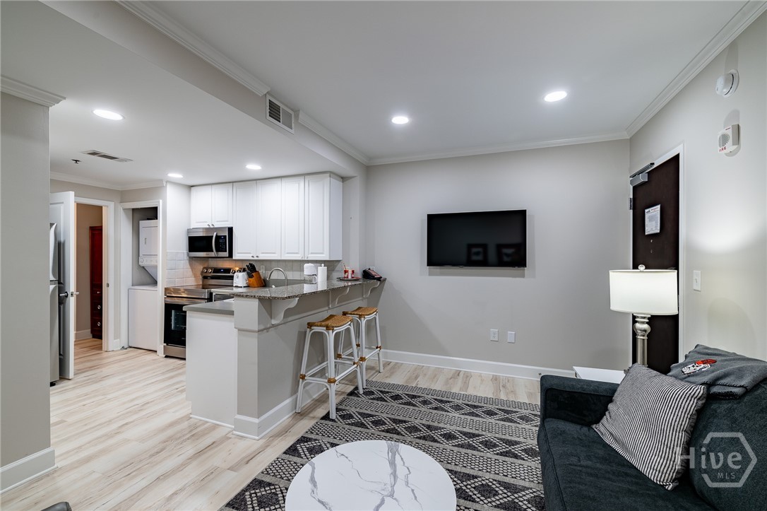 250 W Broad Street 521