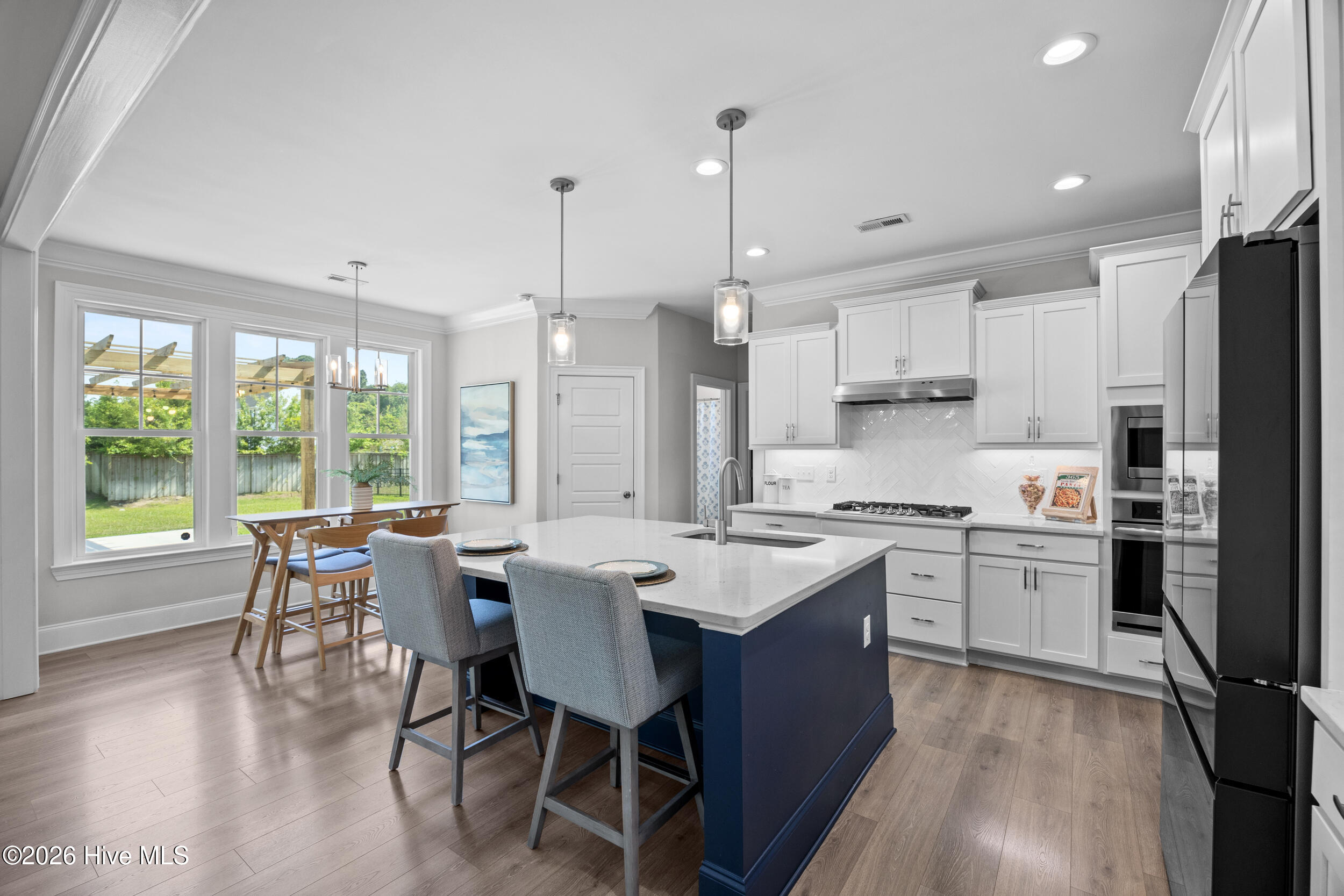 100567603 | Photo 13