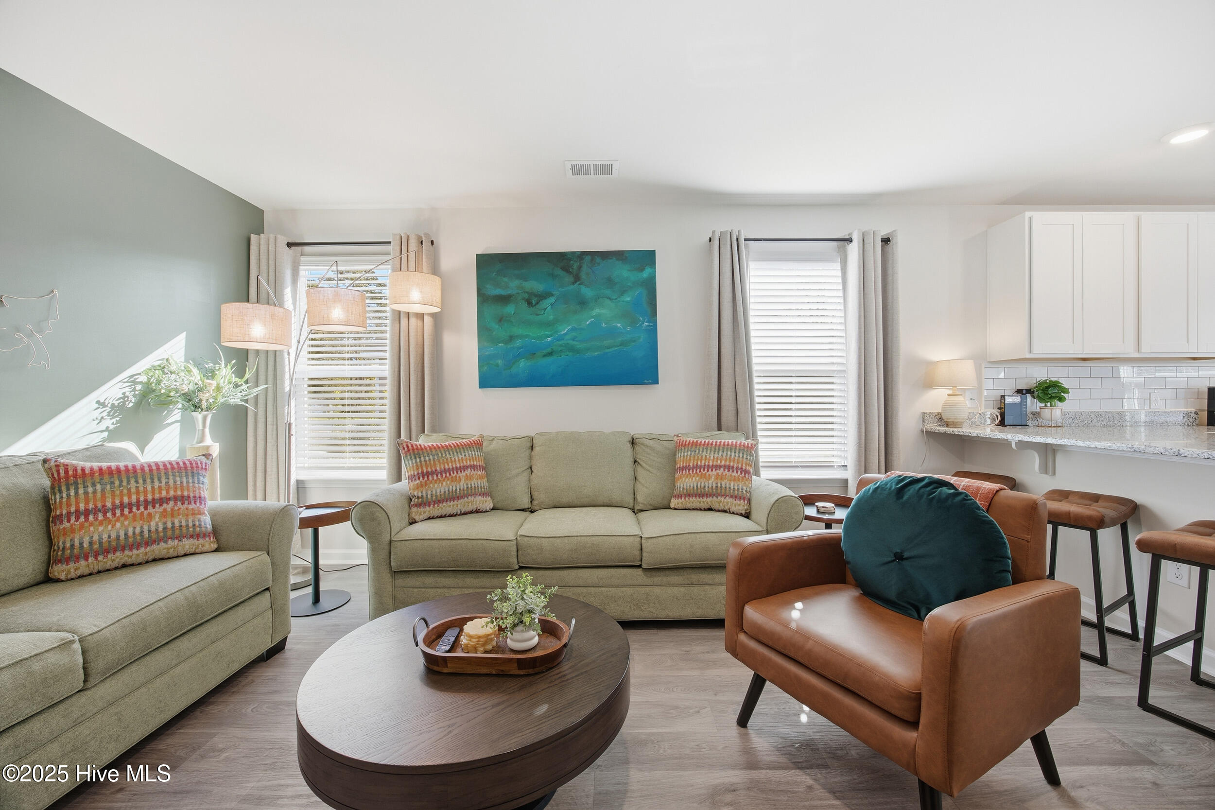 100544841 | Photo 11