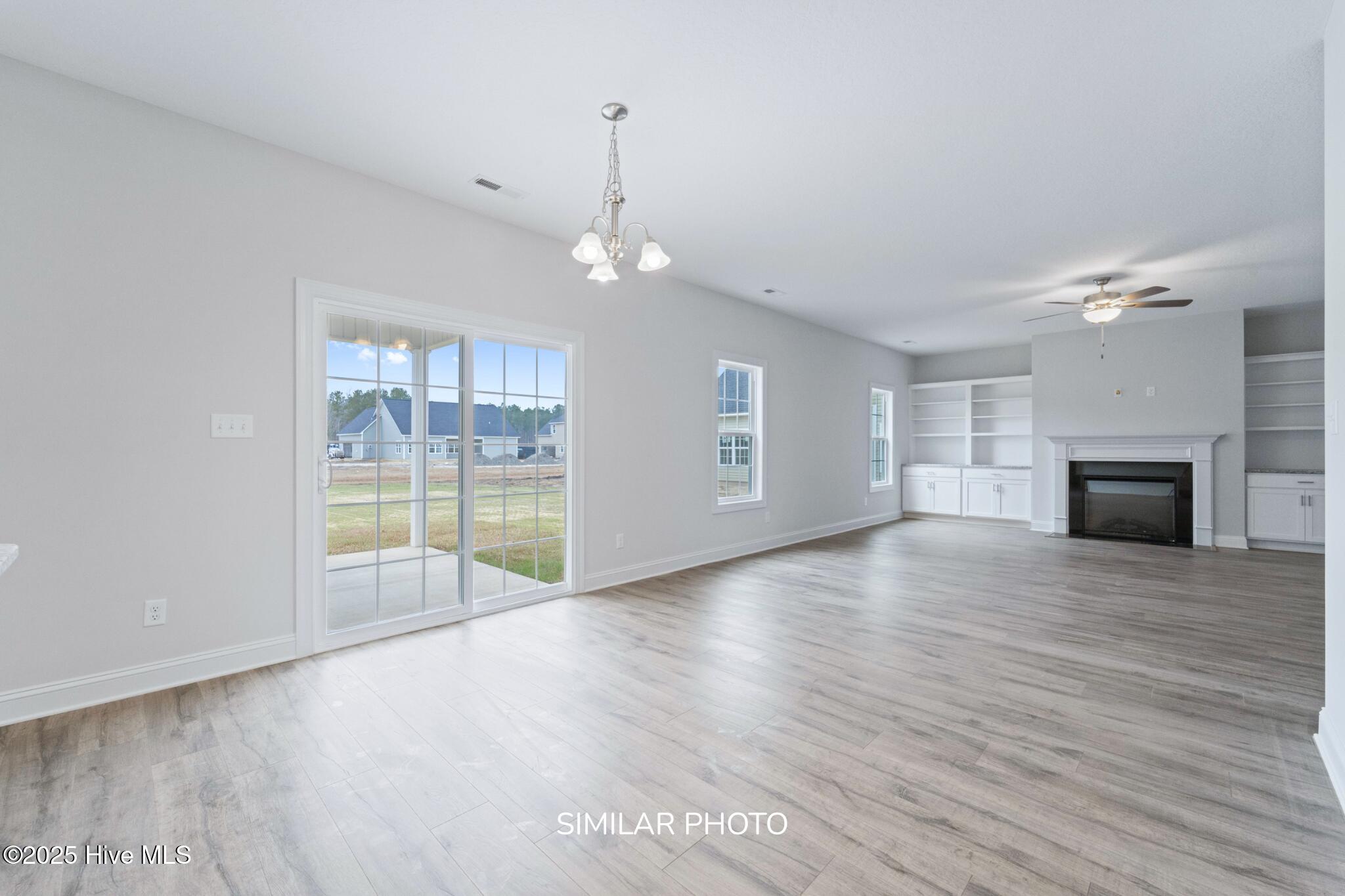 100518963 | Photo 15