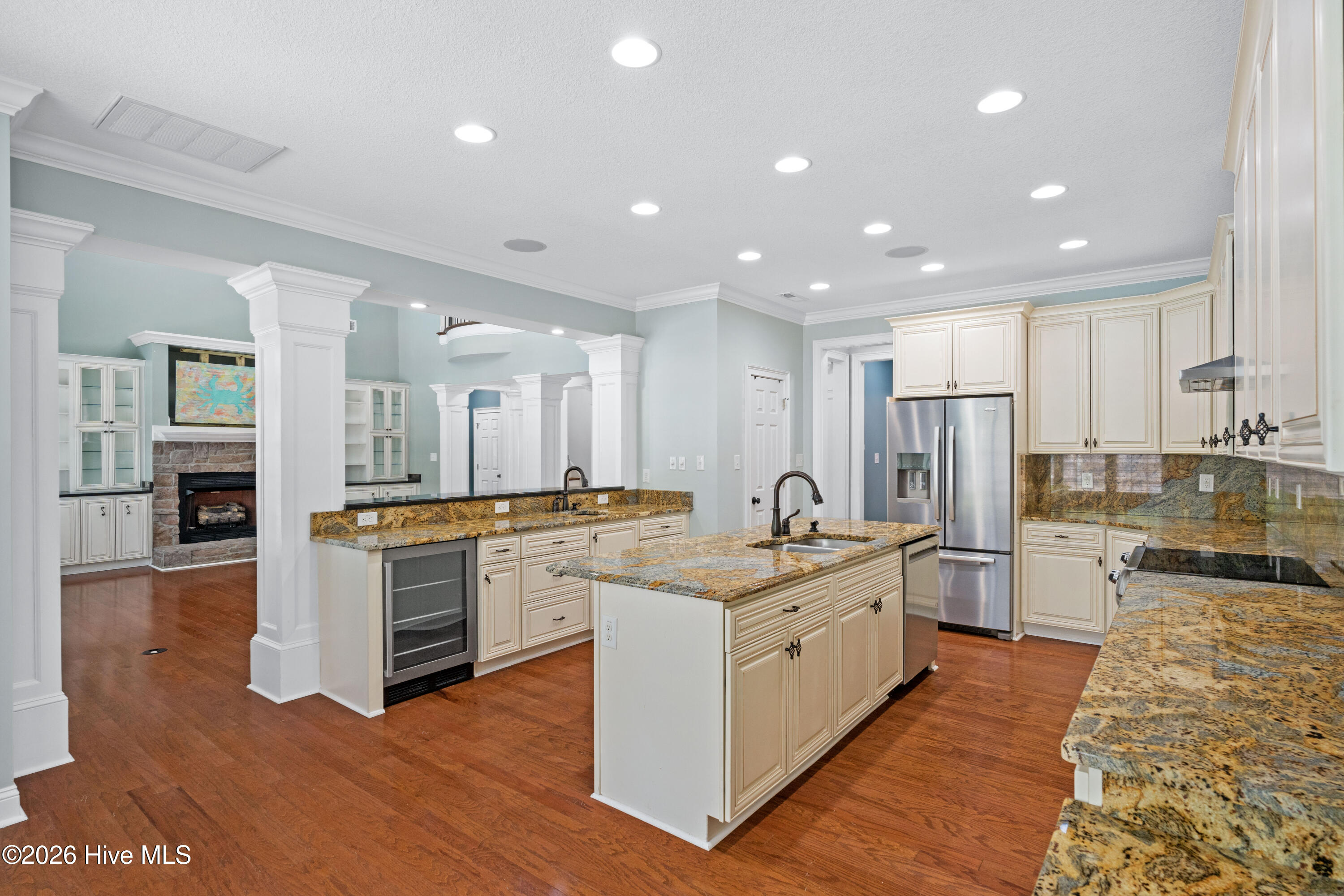 100565289 | Photo 21