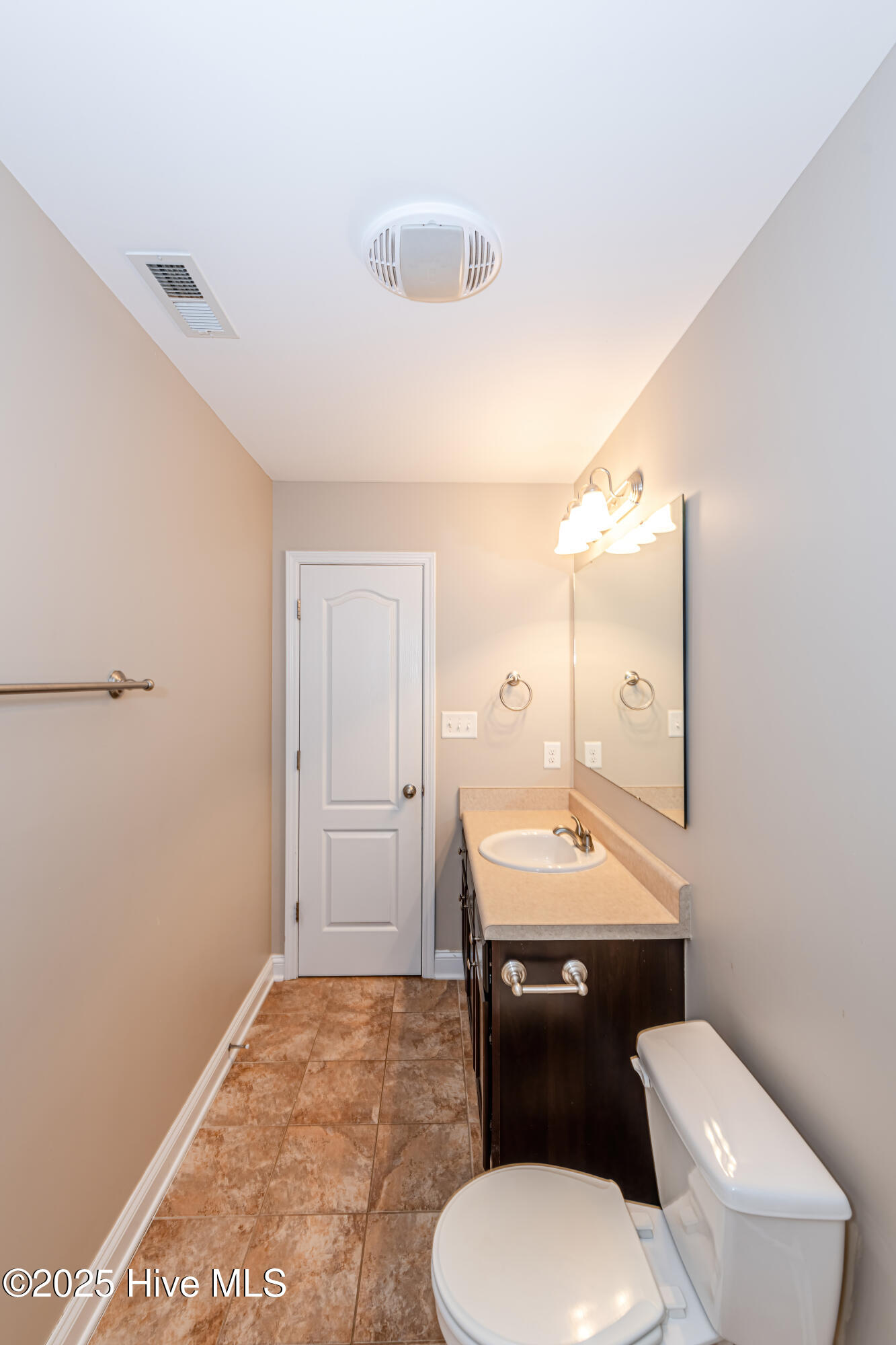 100546682 | Photo 53