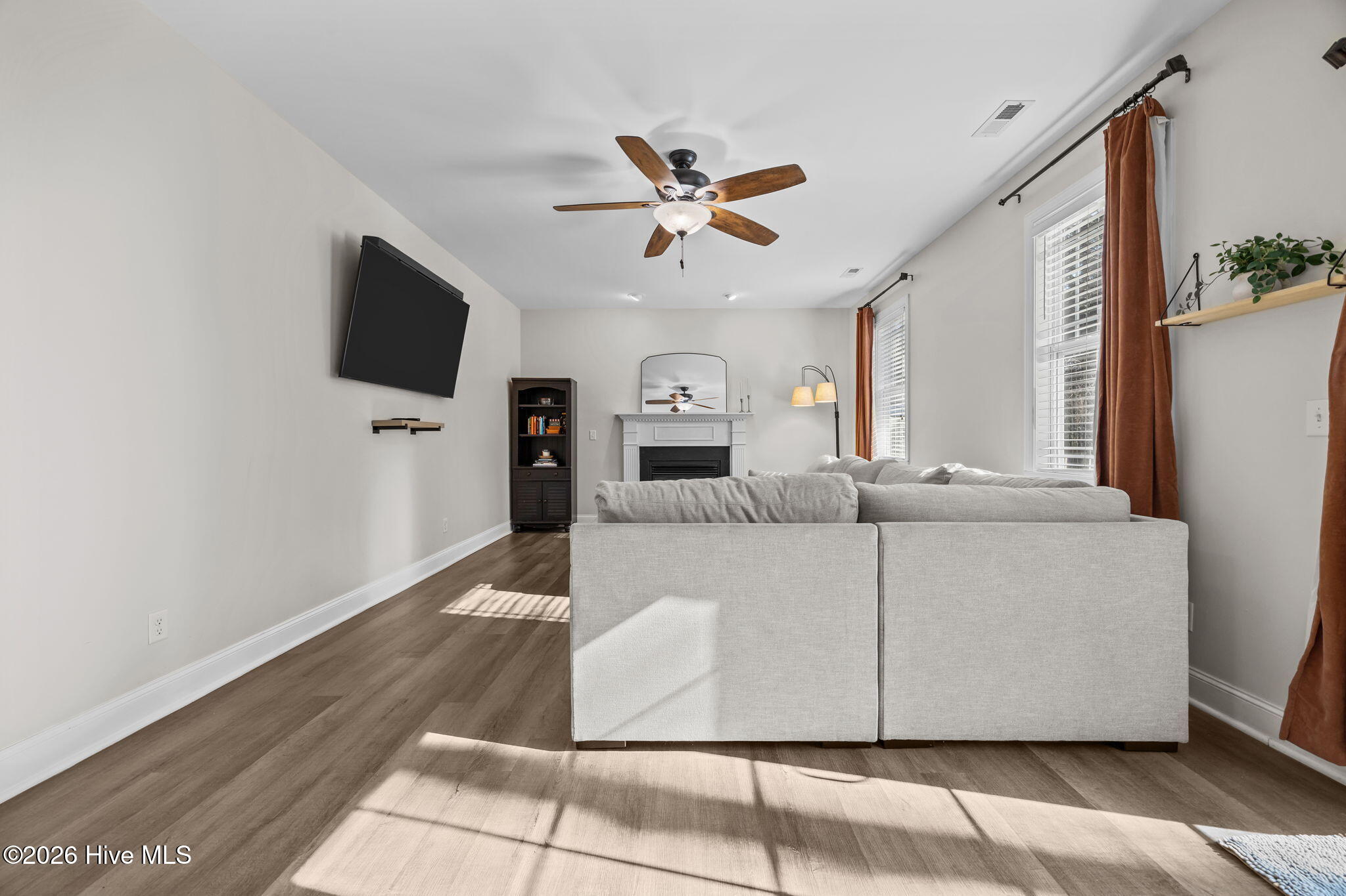 100550598 | Photo 13