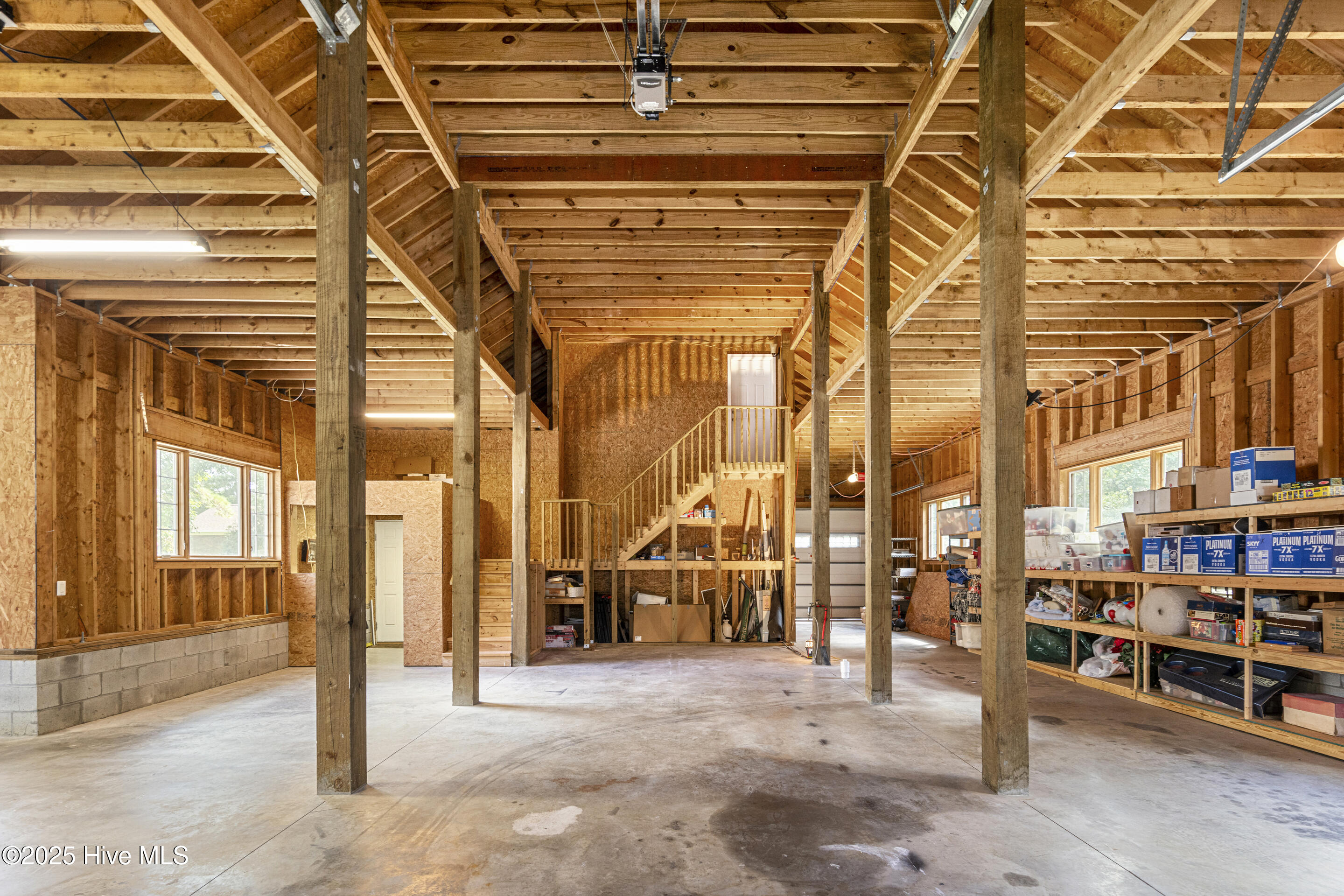 100569480 | Photo 102