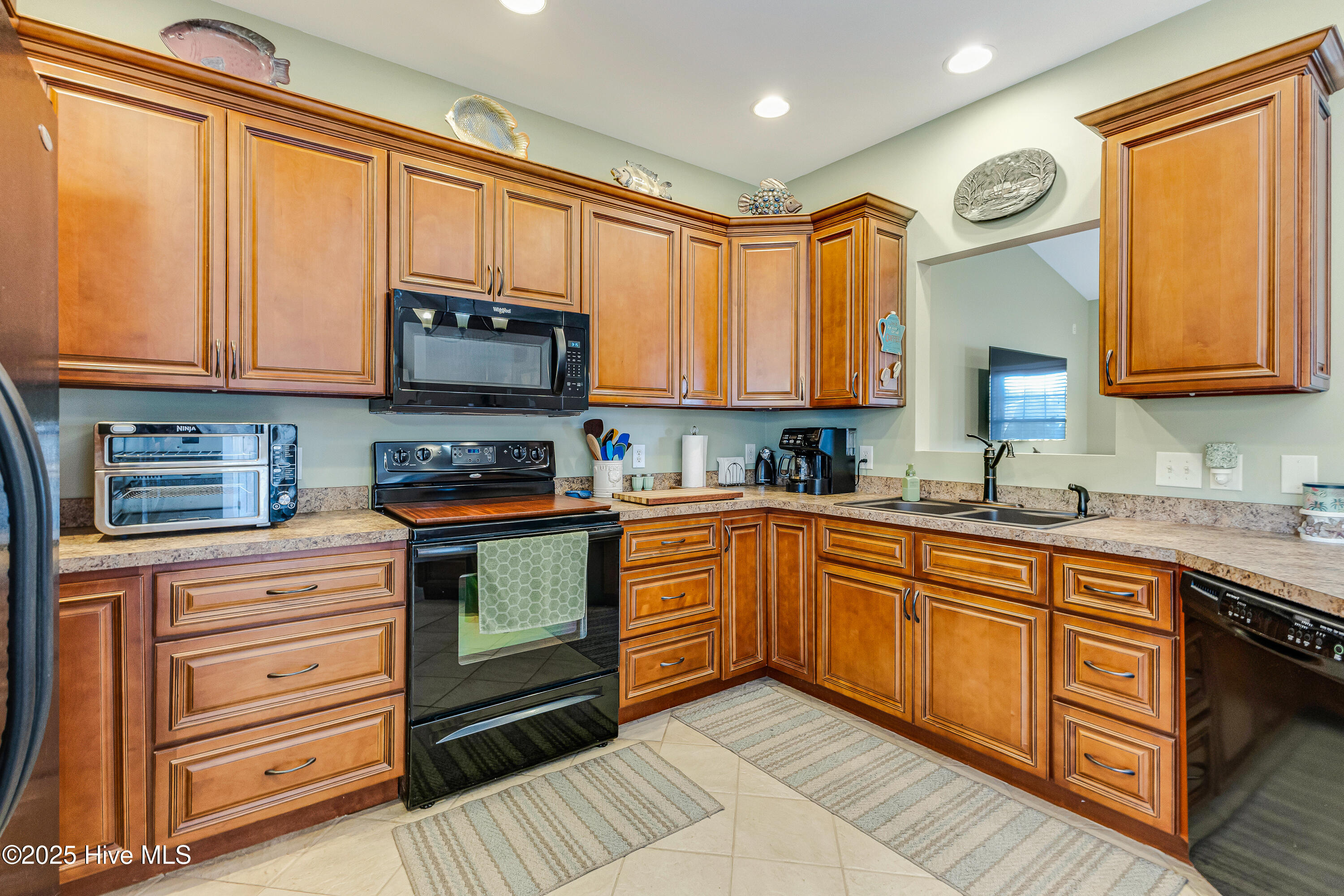 100536625 | Photo 14