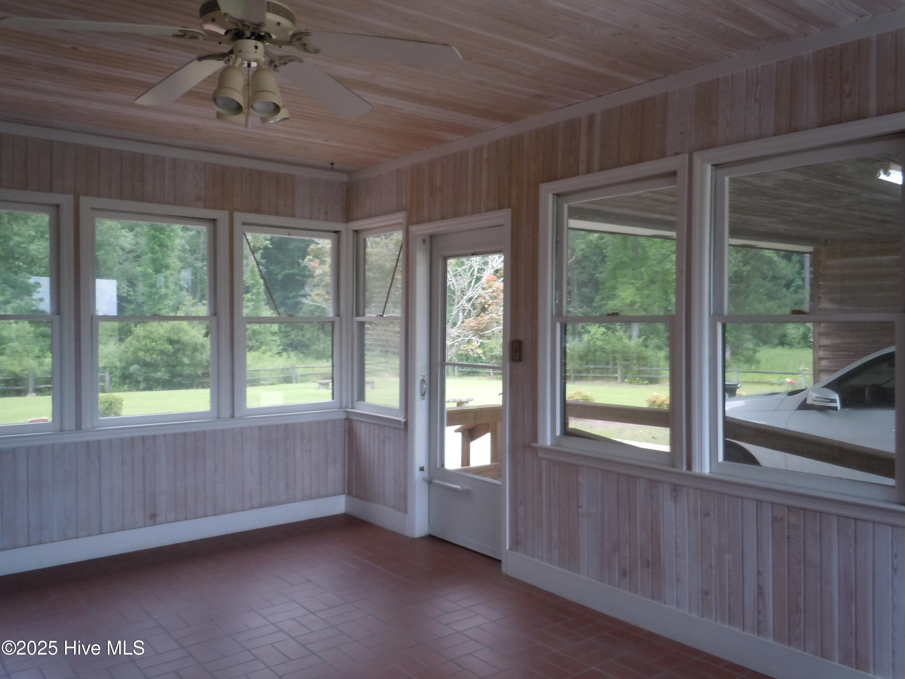 100533053 | Photo 68