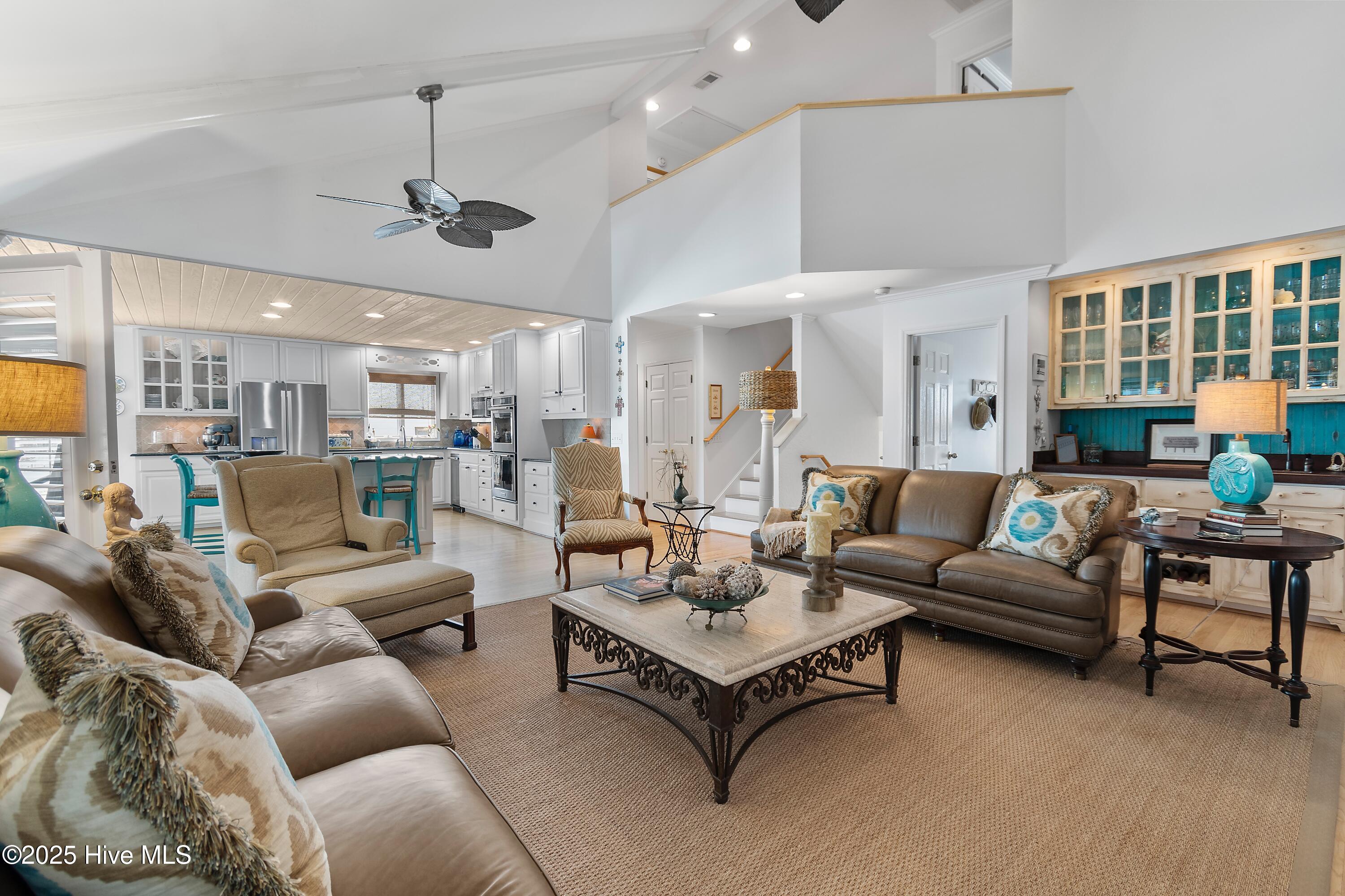 100527373 | Photo 21