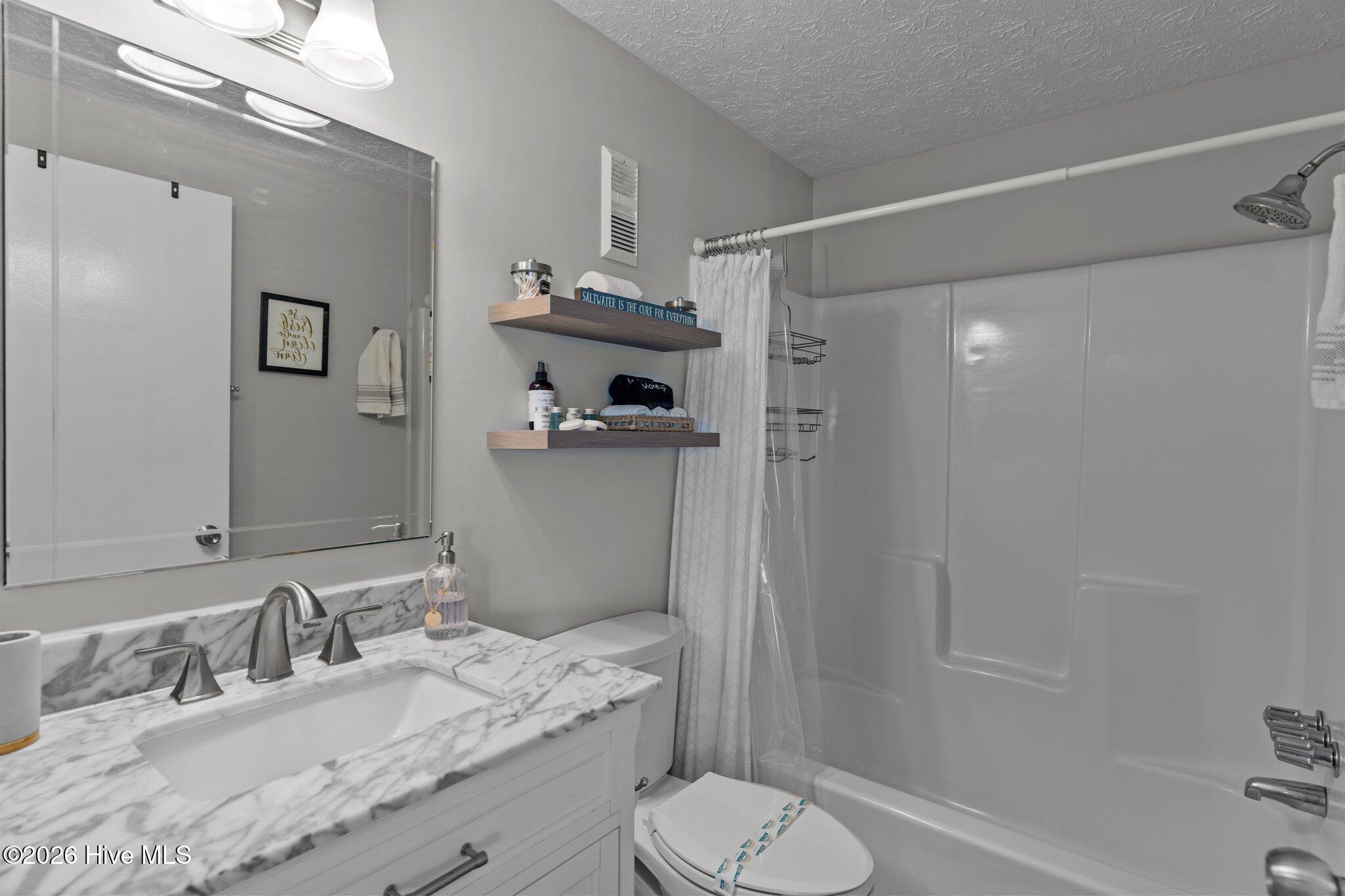 100562562 | Photo 12