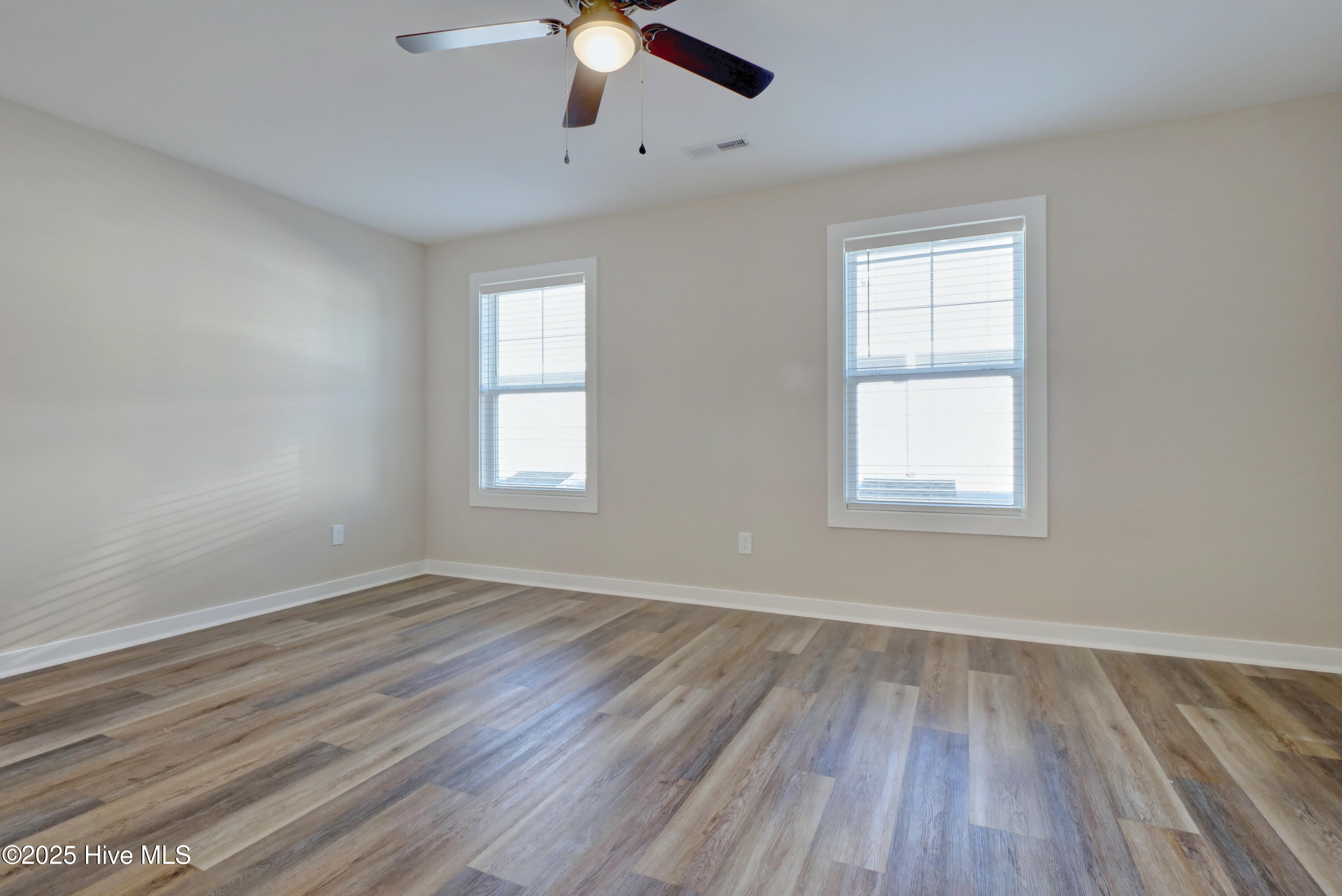 100539811 | Photo 10