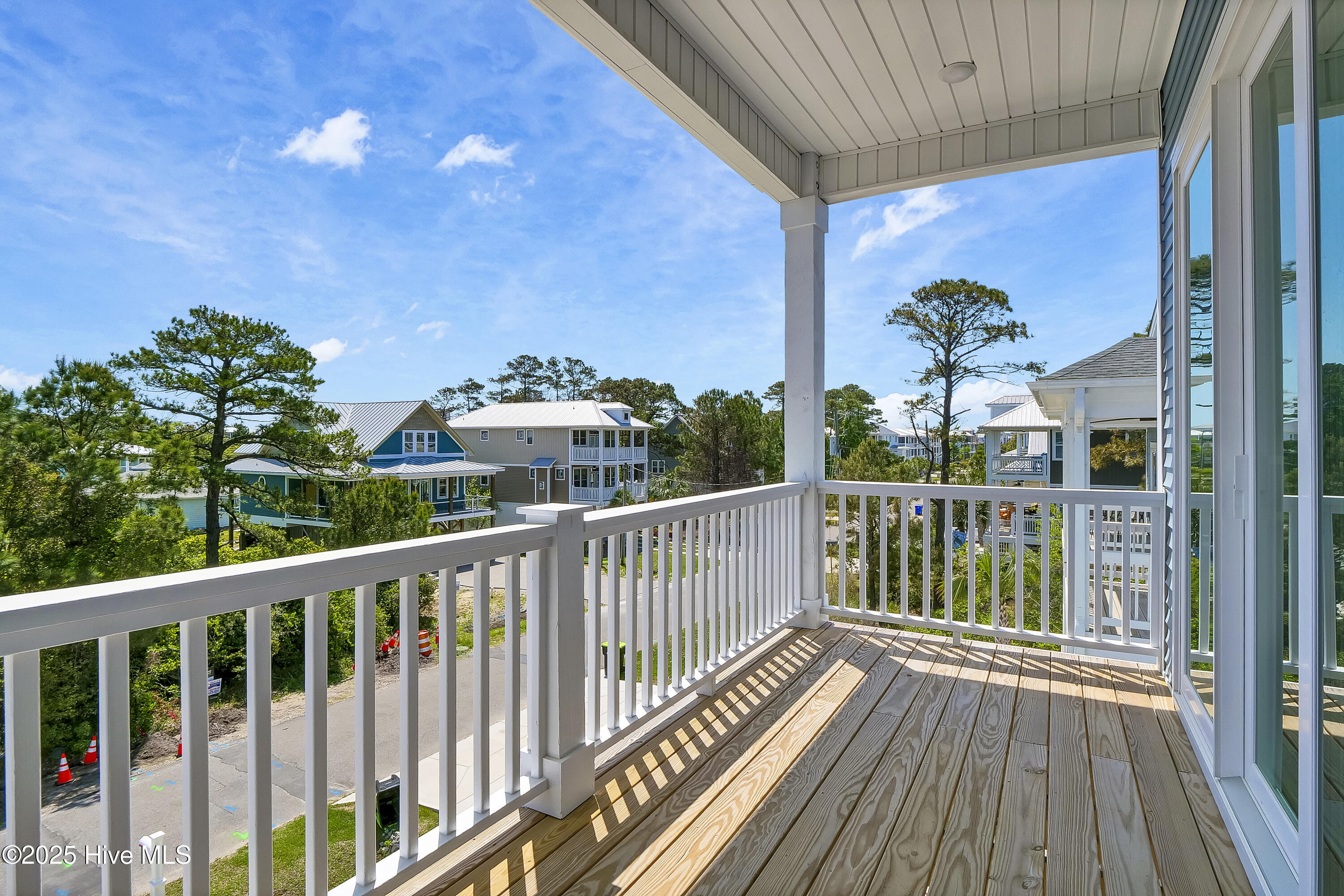 100479078 | Photo 15