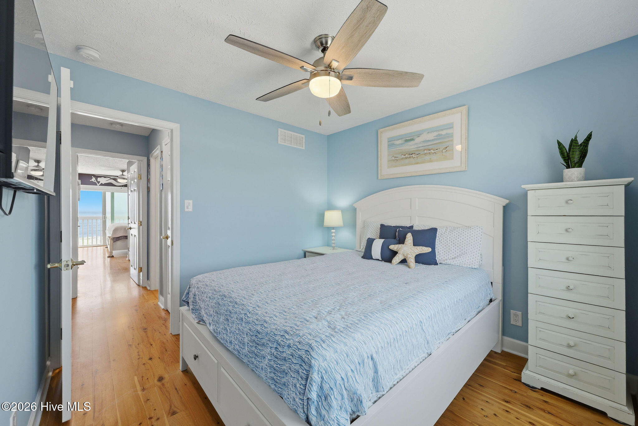 100559575 | Photo 40