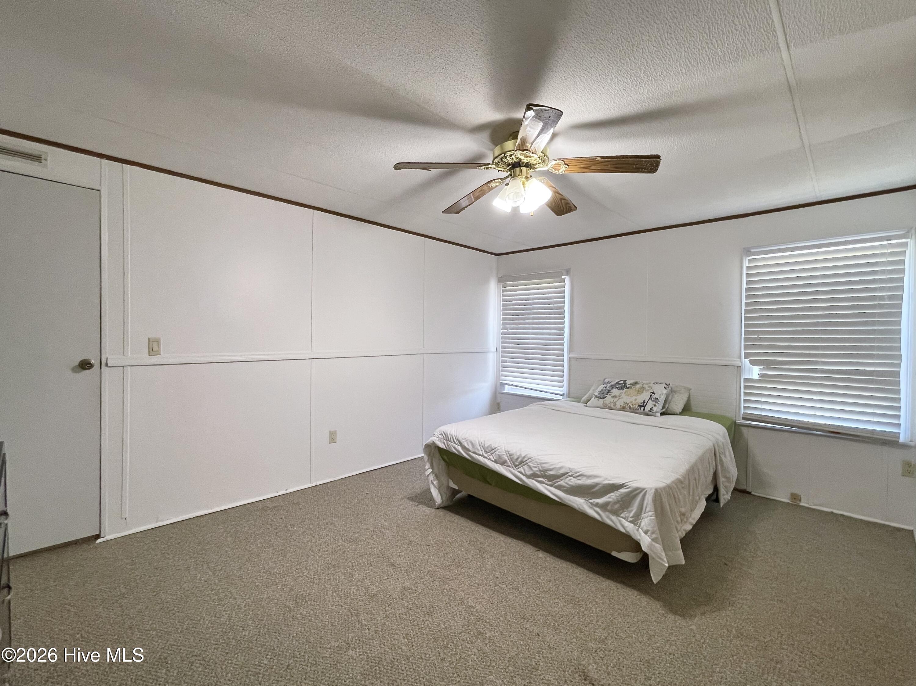 100569888 | Photo 22