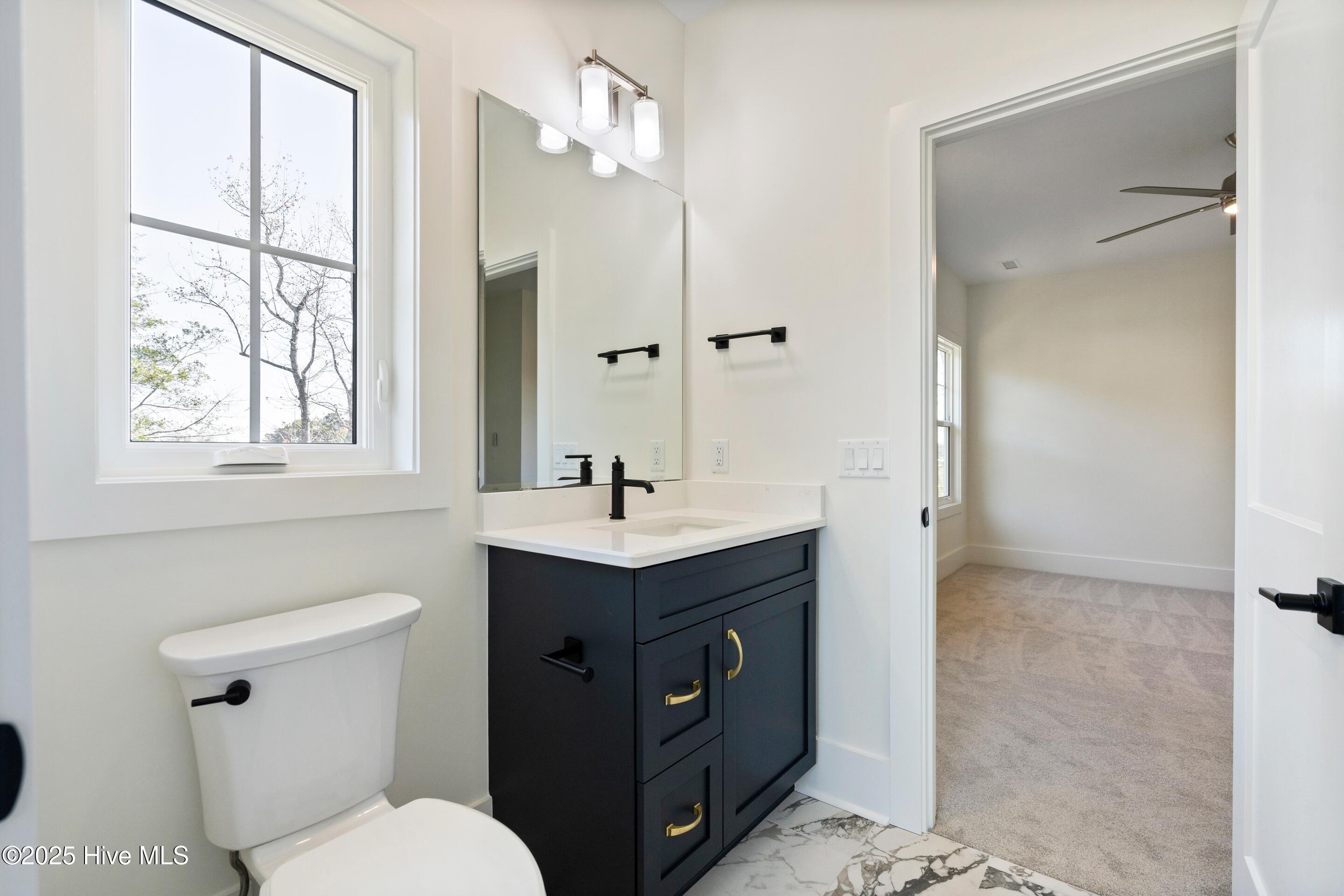 100545730 | Photo 85